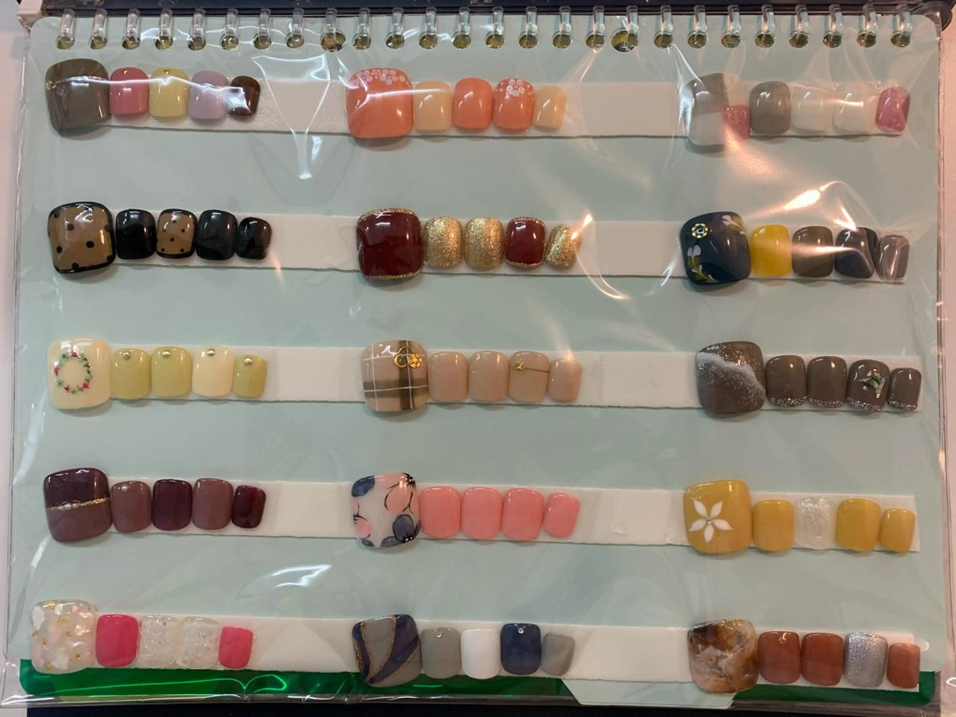 ネイル フットネイル WiWi Nail Salonのネイルデザイン