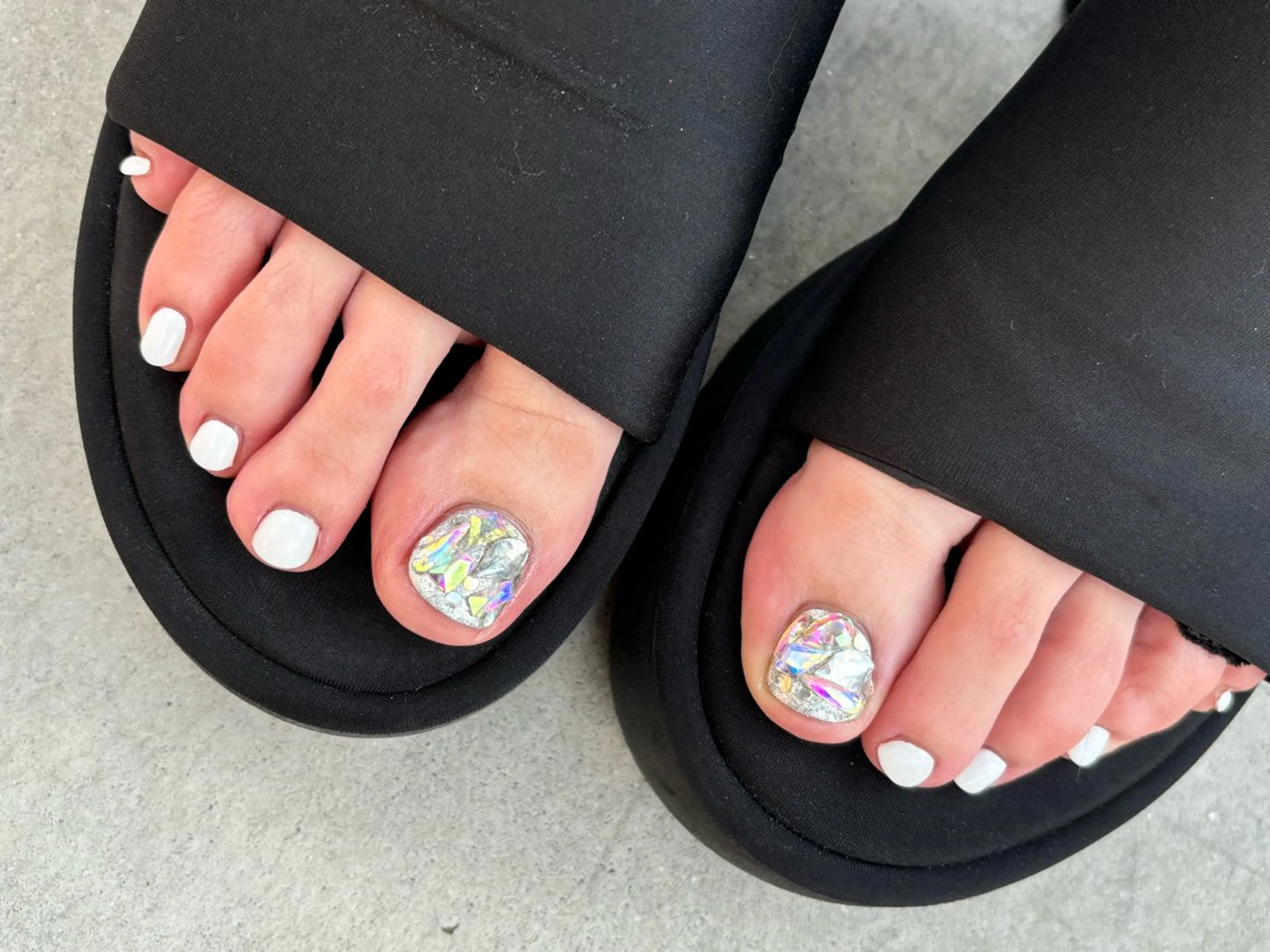 ネイル フットネイル キラキラネイル happiness nailのネイルデザイン