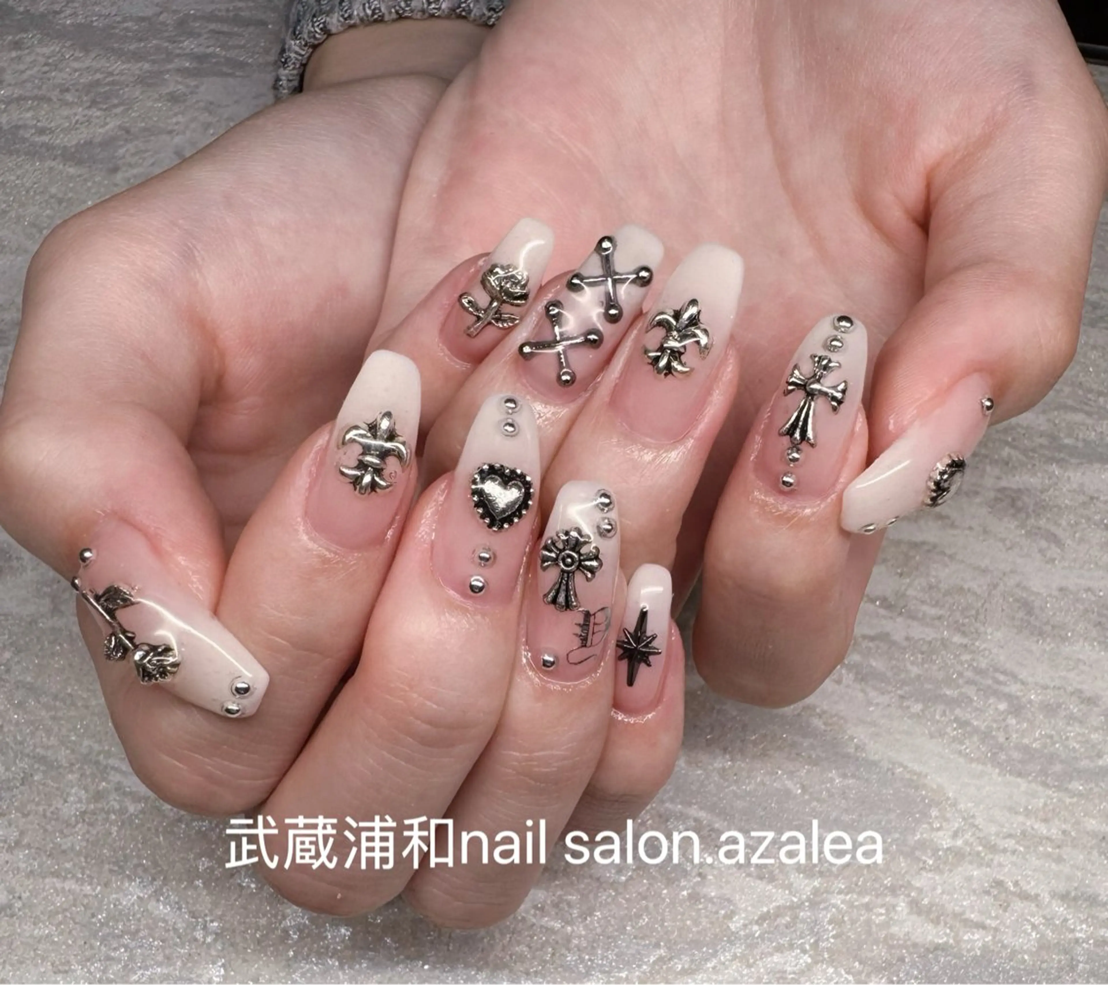 ネイル ハンドネイル R inのネイルデザイン