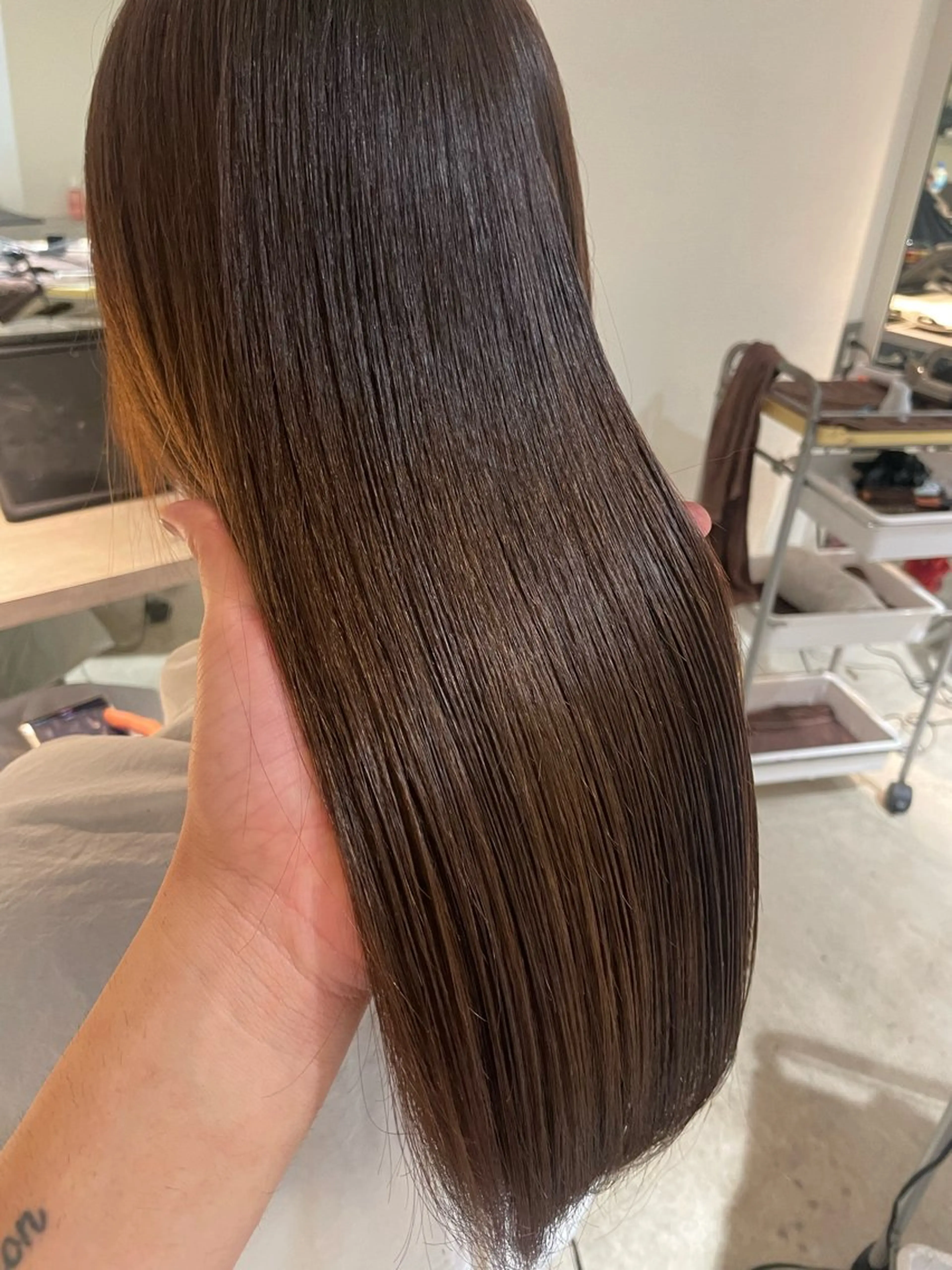 セミロング 髪質改善 トリートメント 縮毛矯正 トリートメント ✨髪のソムリエ✨ 岩川和生のヘアスタイル