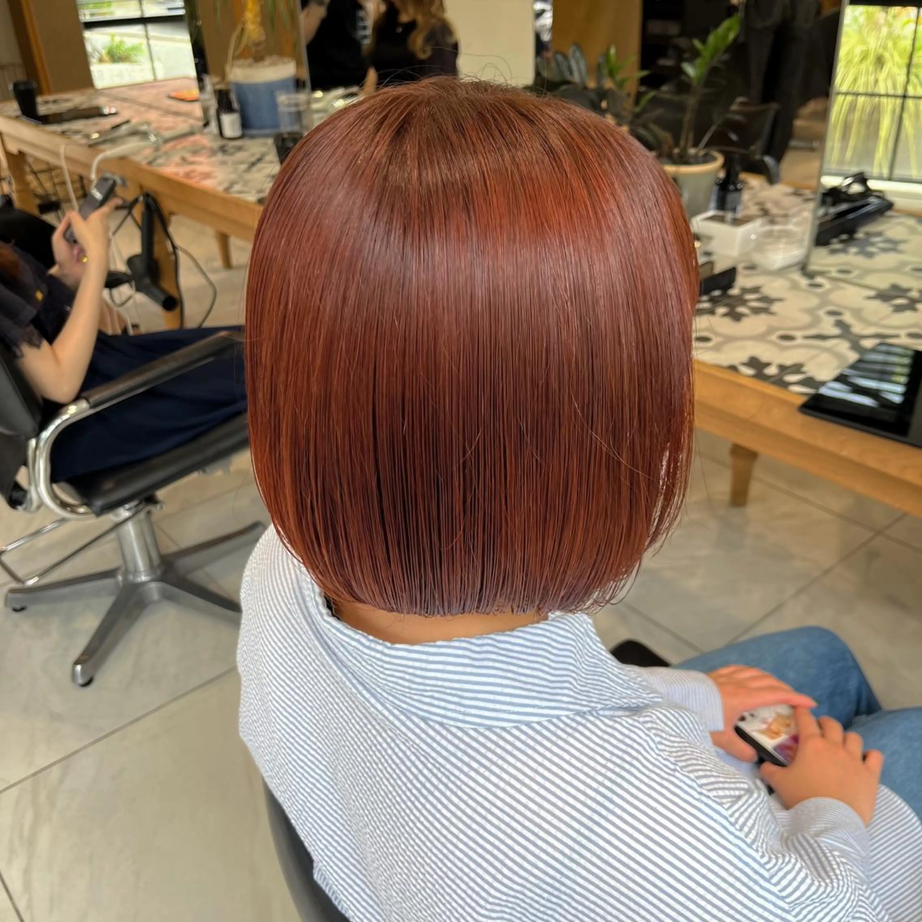 ミディアム カラー ブリーチ ブリーチなしカラー ナミ🩶暗髪/暖色 ❤️/透明感/縮毛のヘアスタイル