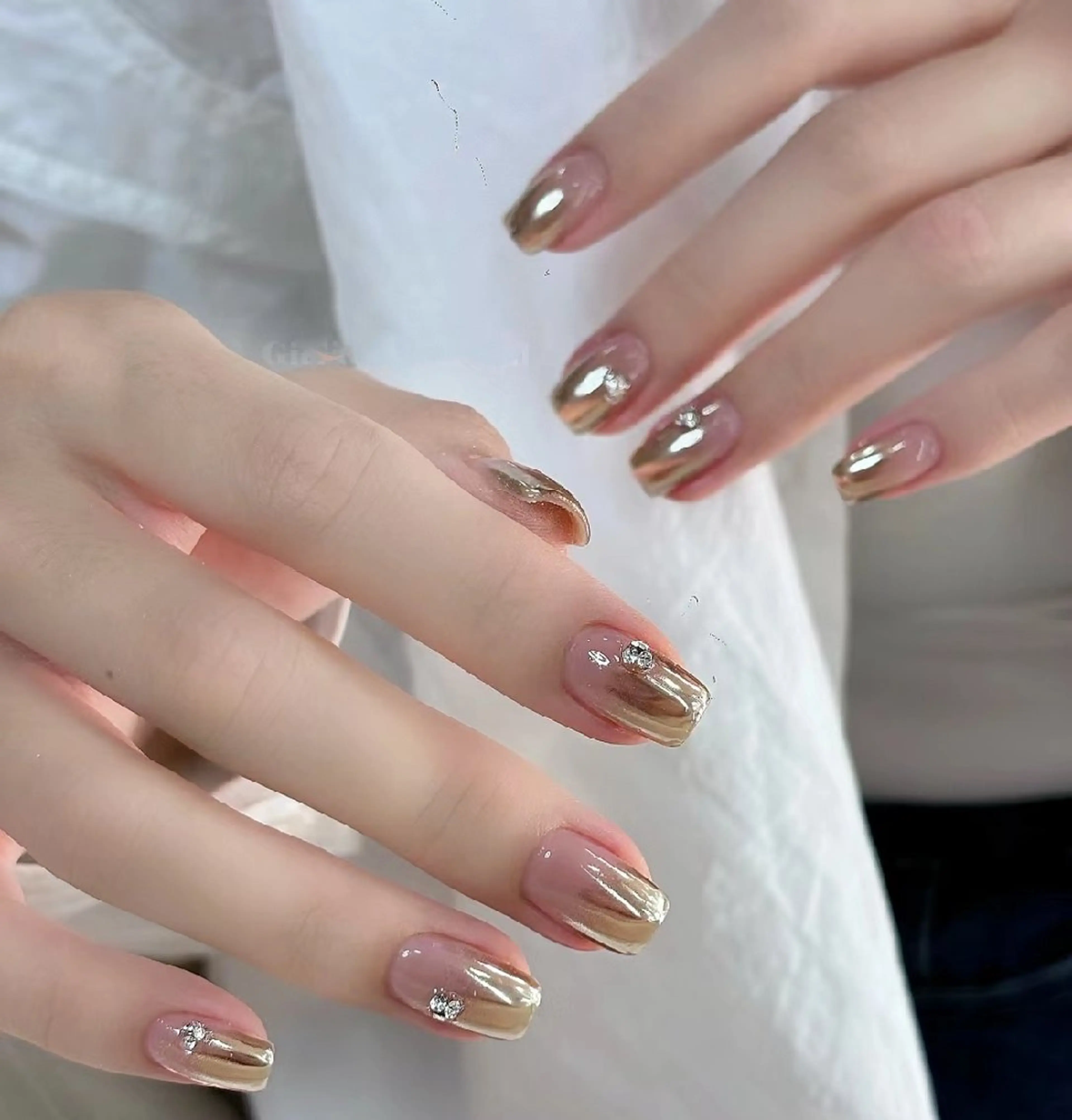 ネイル グラデーション ミラーネイル ストーンネイル ハンドネイル ネイリストゆか💅 長さだし、深爪矯正のネイルデザイン