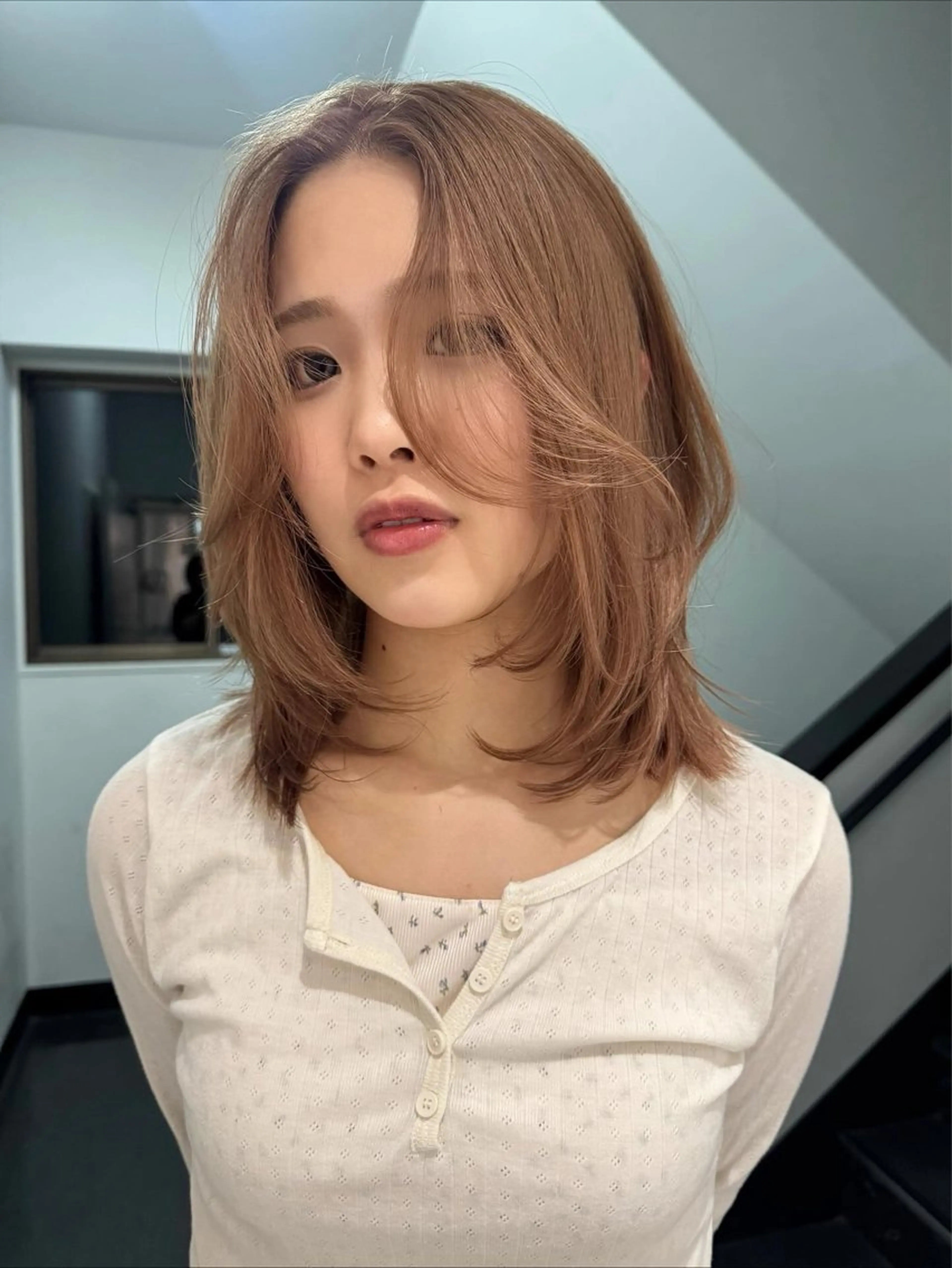 ミディアム カラー ハイトーンカラー レイヤーカット icon所属・Ami / icon博多のヘアスタイル