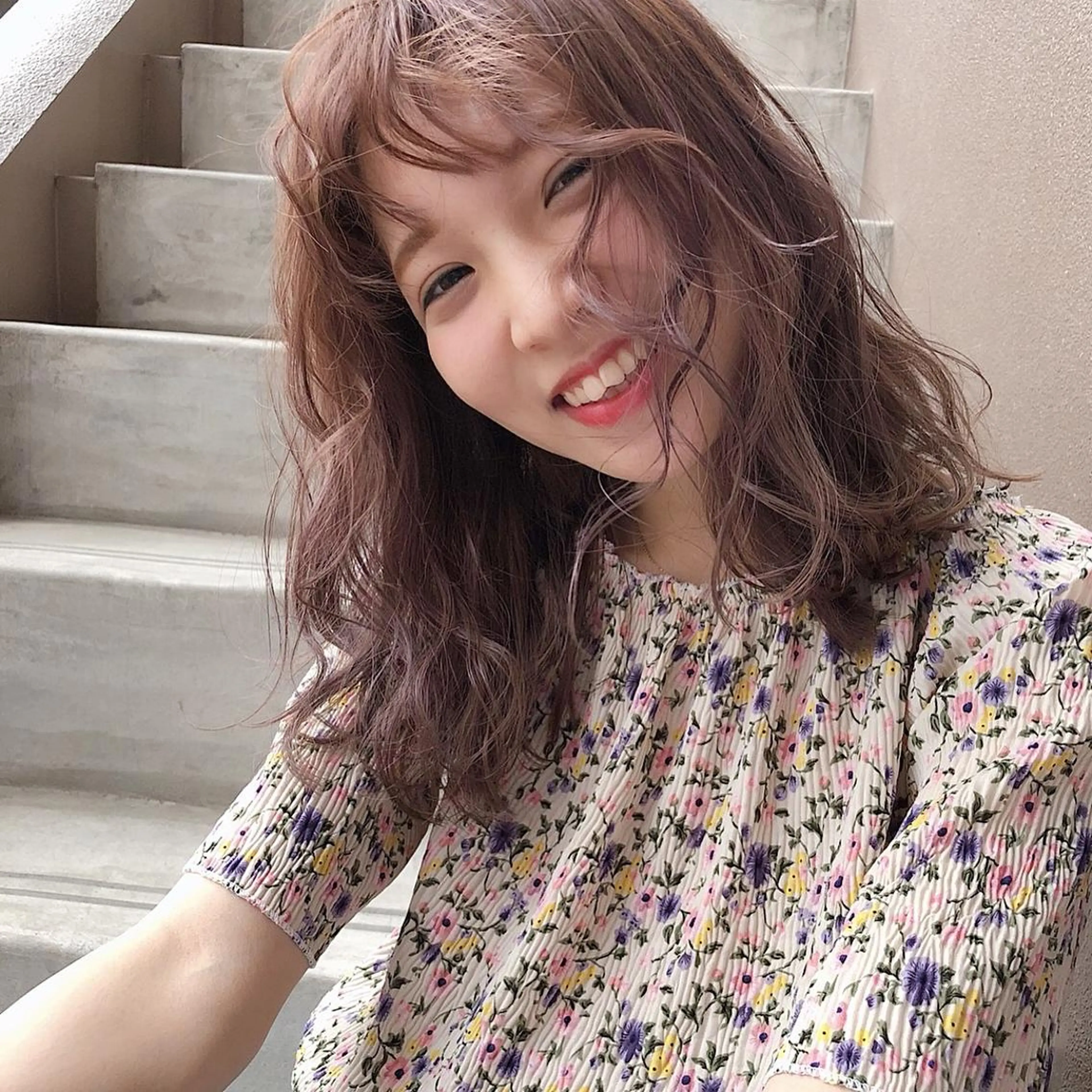 ミディアム カラー パーマ ヘアアレンジ キッズ ネイル マツエク・マツパ umu.［韓国ヘア /レイヤーカット］のヘアスタイル