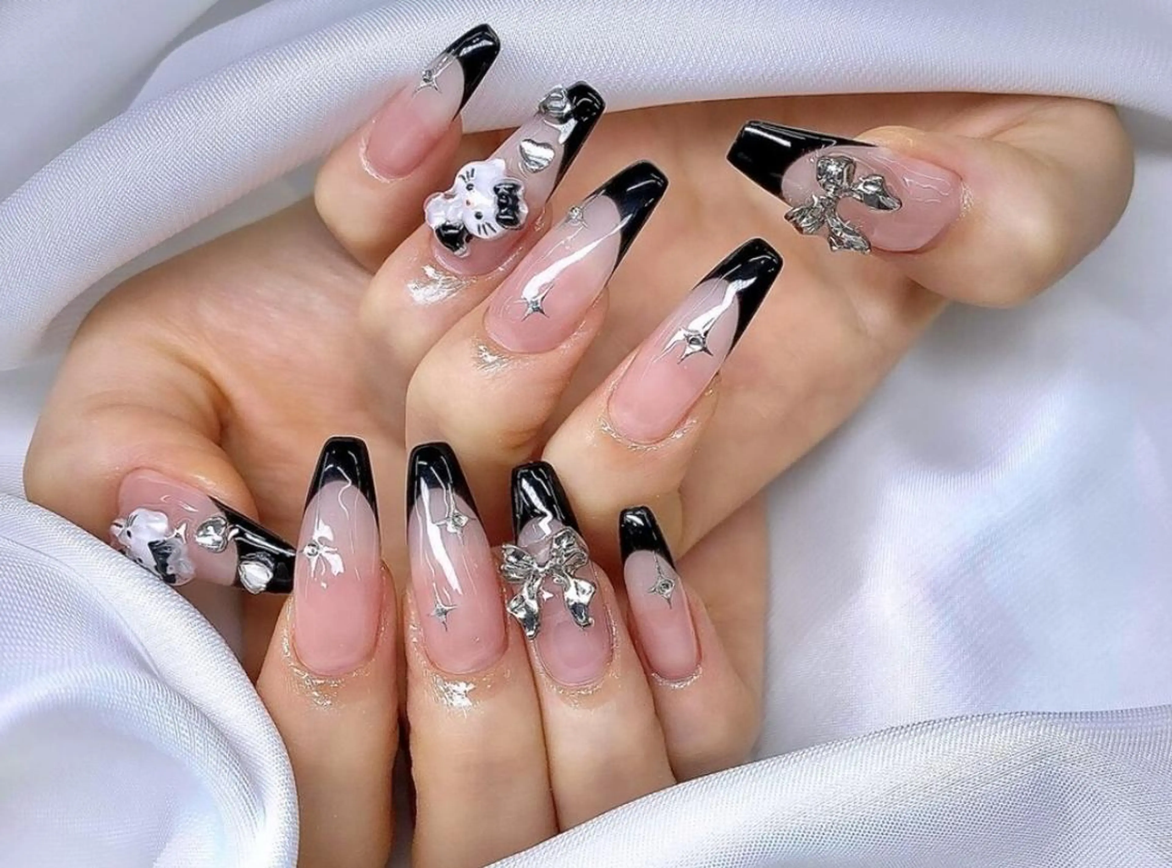 ネイル モニカ アキイのネイルデザイン