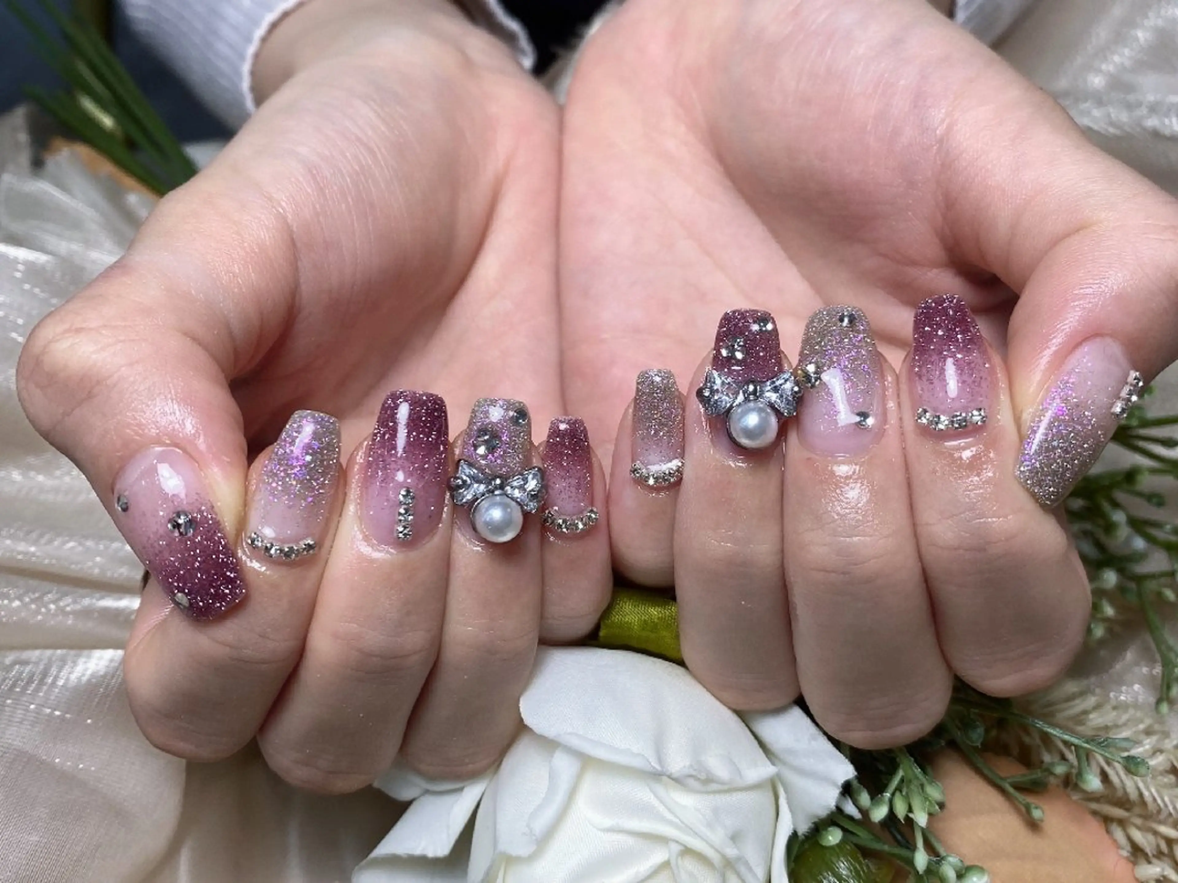 ネイル アートネイル フラワーネイル フットネイル ジェルネイル キラキラネイル ハンドネイル UM Nail Salonのネイルデザイン