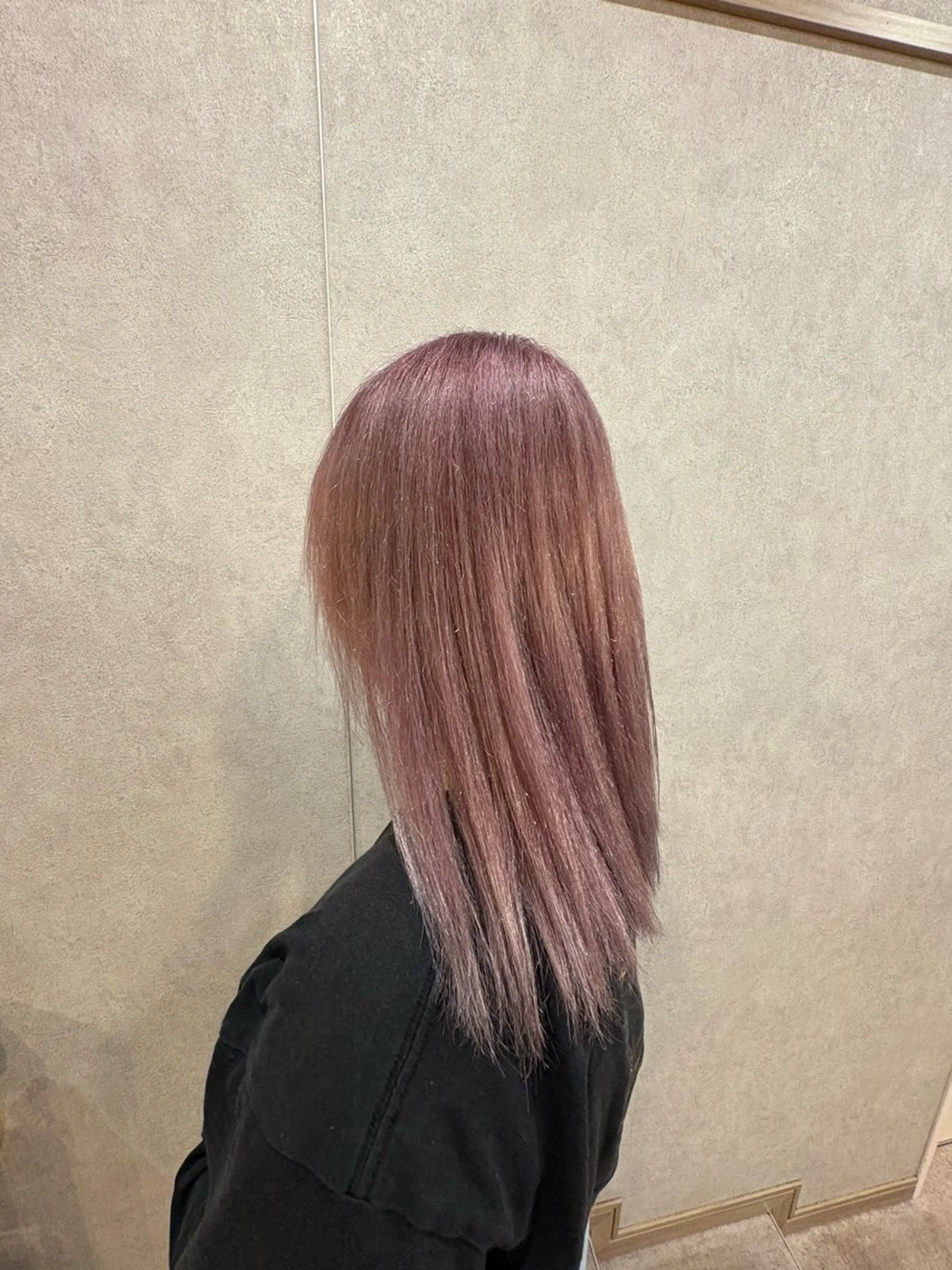 セミロング カラー ベージュカラー 透明感カラー ピンクカラー soleil by ailes所属・町山 すみれのヘアスタイル