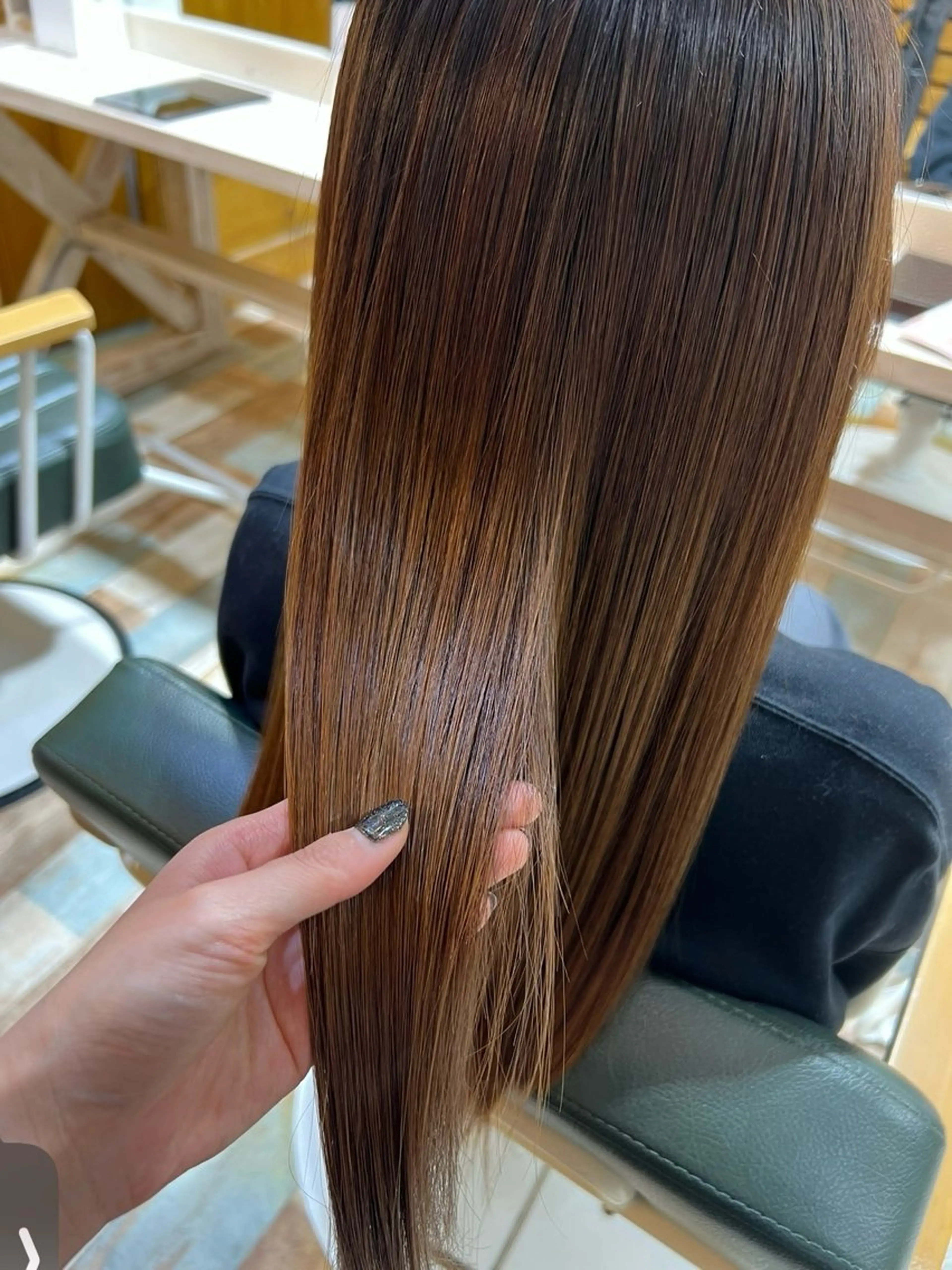 ロング カラー デザインカラー イヤリングカラー ハイライトカラー ボブ 顔周りカット カット 縮毛矯正 トリートメント KANA/ボブ/ インナーカラー/艶髪のヘアスタイル