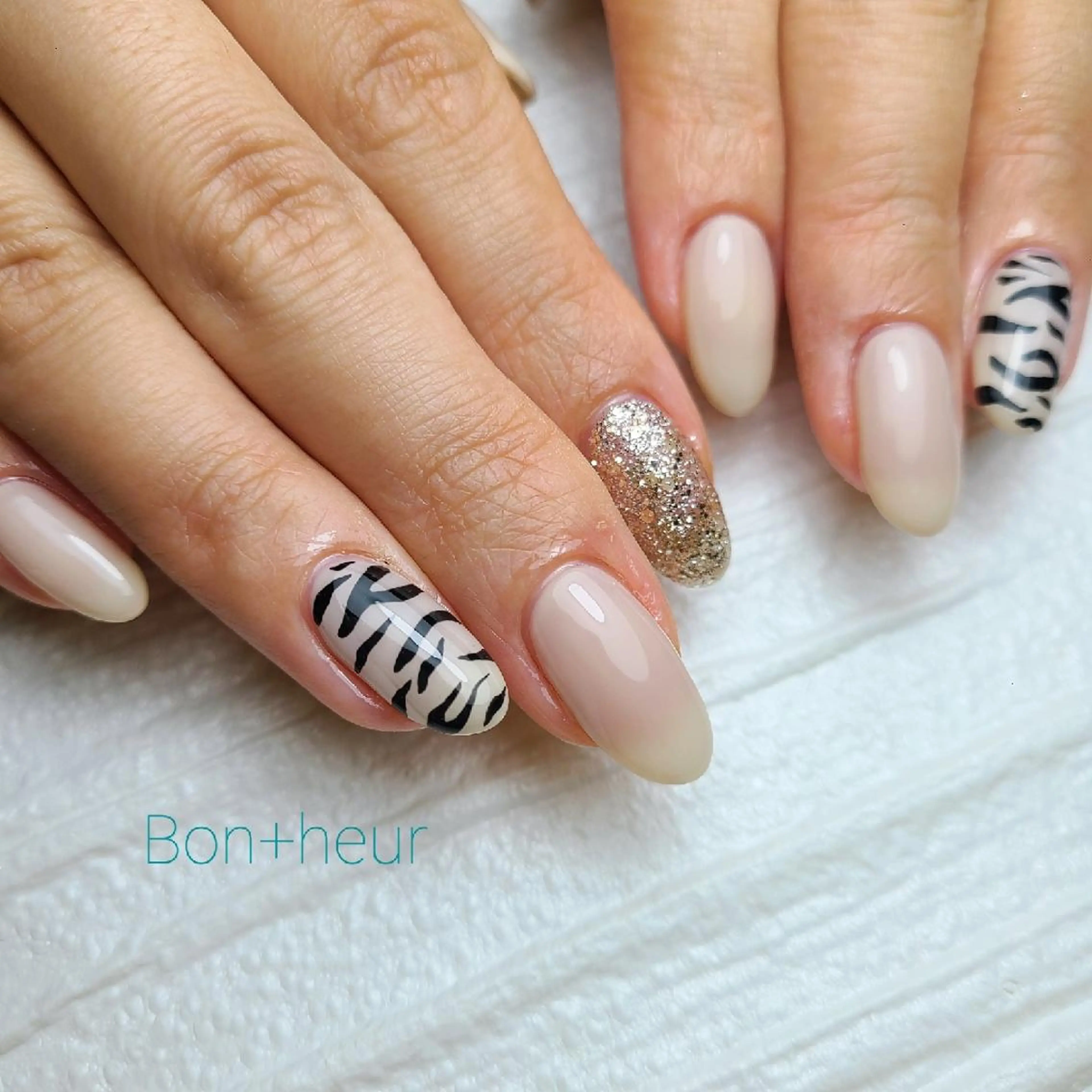 ネイル アニマル柄 クリアネイル ジェルネイル ニュアンスネイル オフィスネイル ハンドネイル 宮口 紗子のネイルデザイン