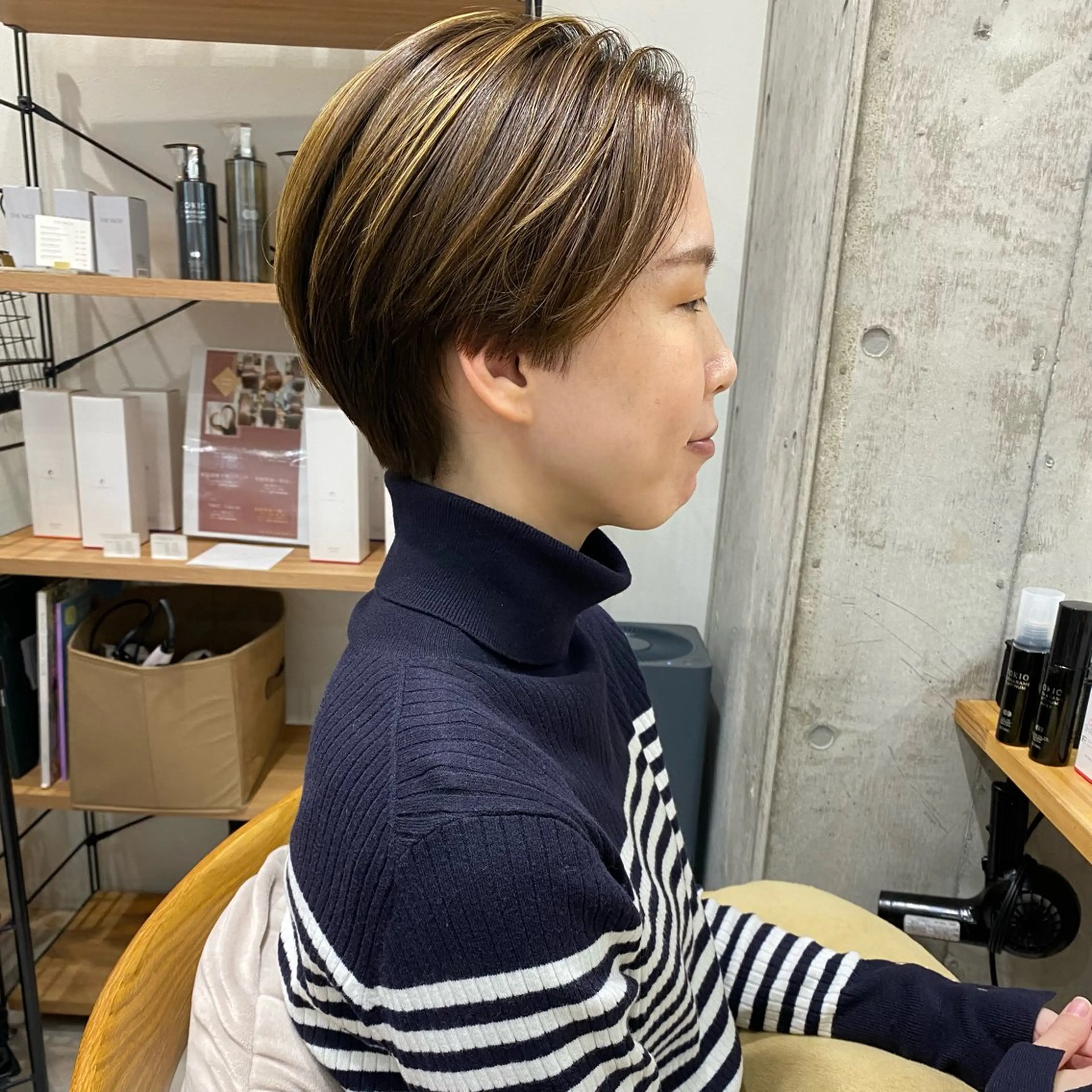 ショート ハイライト 髪質改善 レイヤーカット ショートヘア また会いたくなる 美容師【KENTA】のヘアスタイル