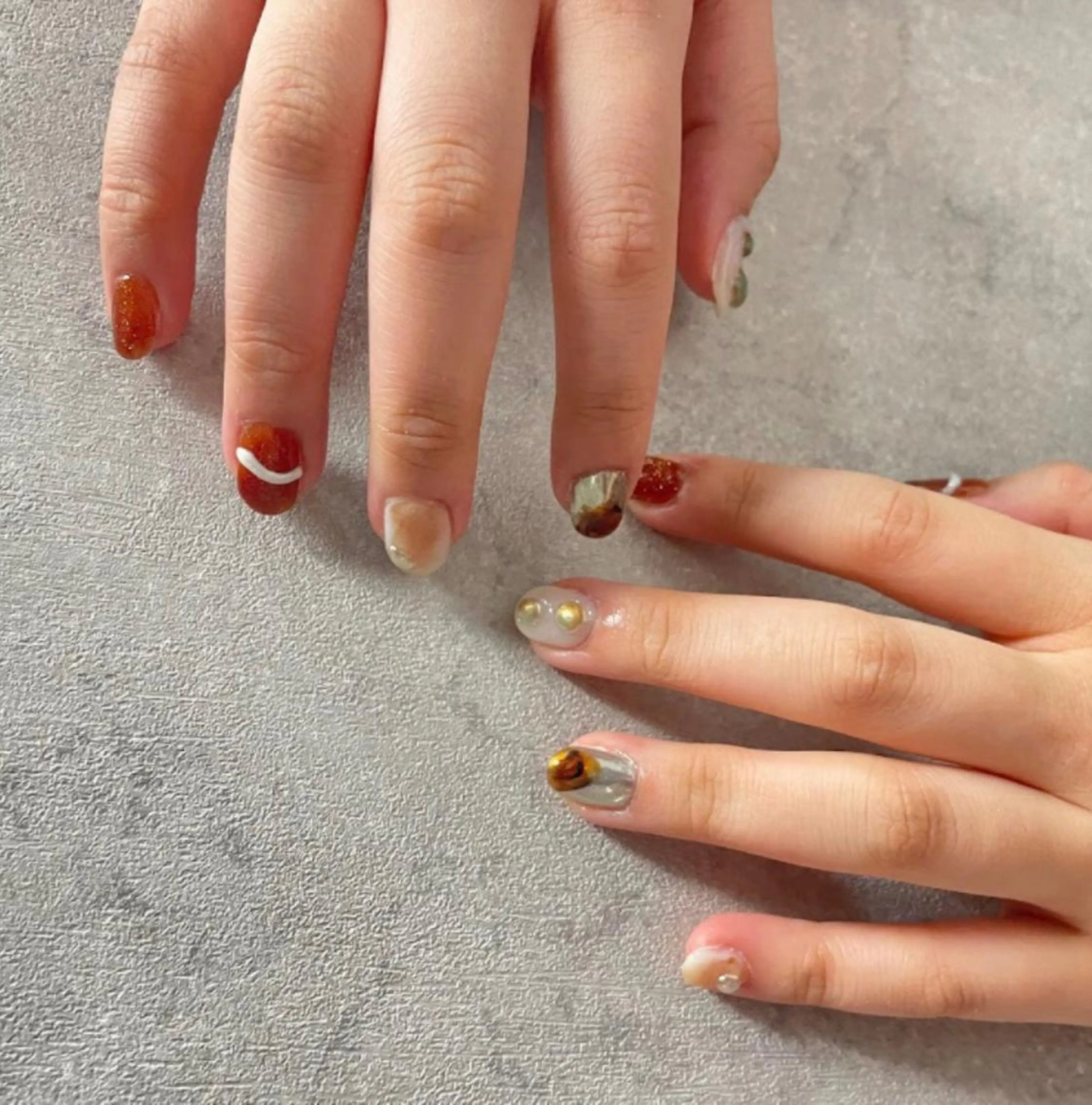 ネイル アートネイル ジェルネイル ミラーネイル ニュアンスネイル ショートネイル nailstudio eviz新宿店のネイルデザイン