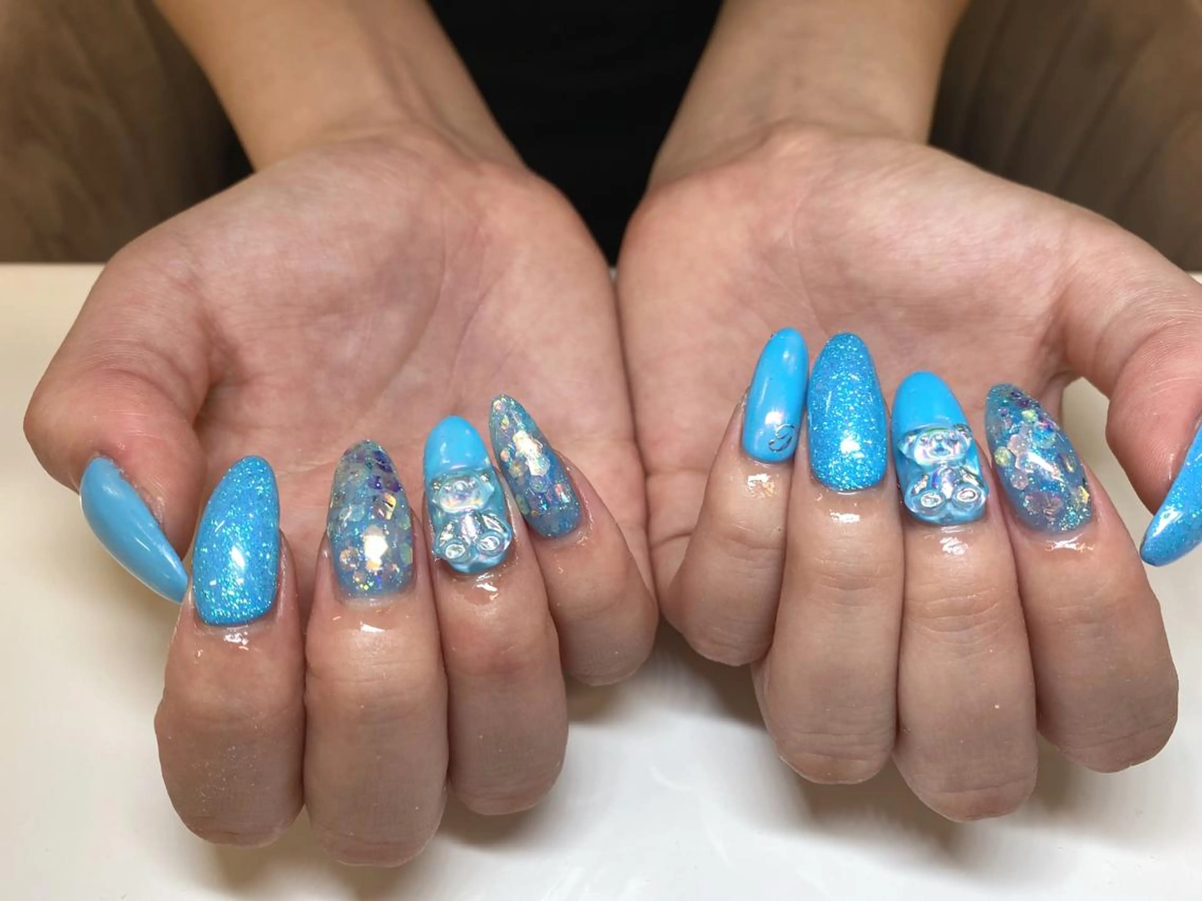 ネイル オーロラネイル 長さ出し フットネイル フレンチネイル ジェルネイル ハンドネイル salon  Lilou所属・salon Lilouのネイルデザイン