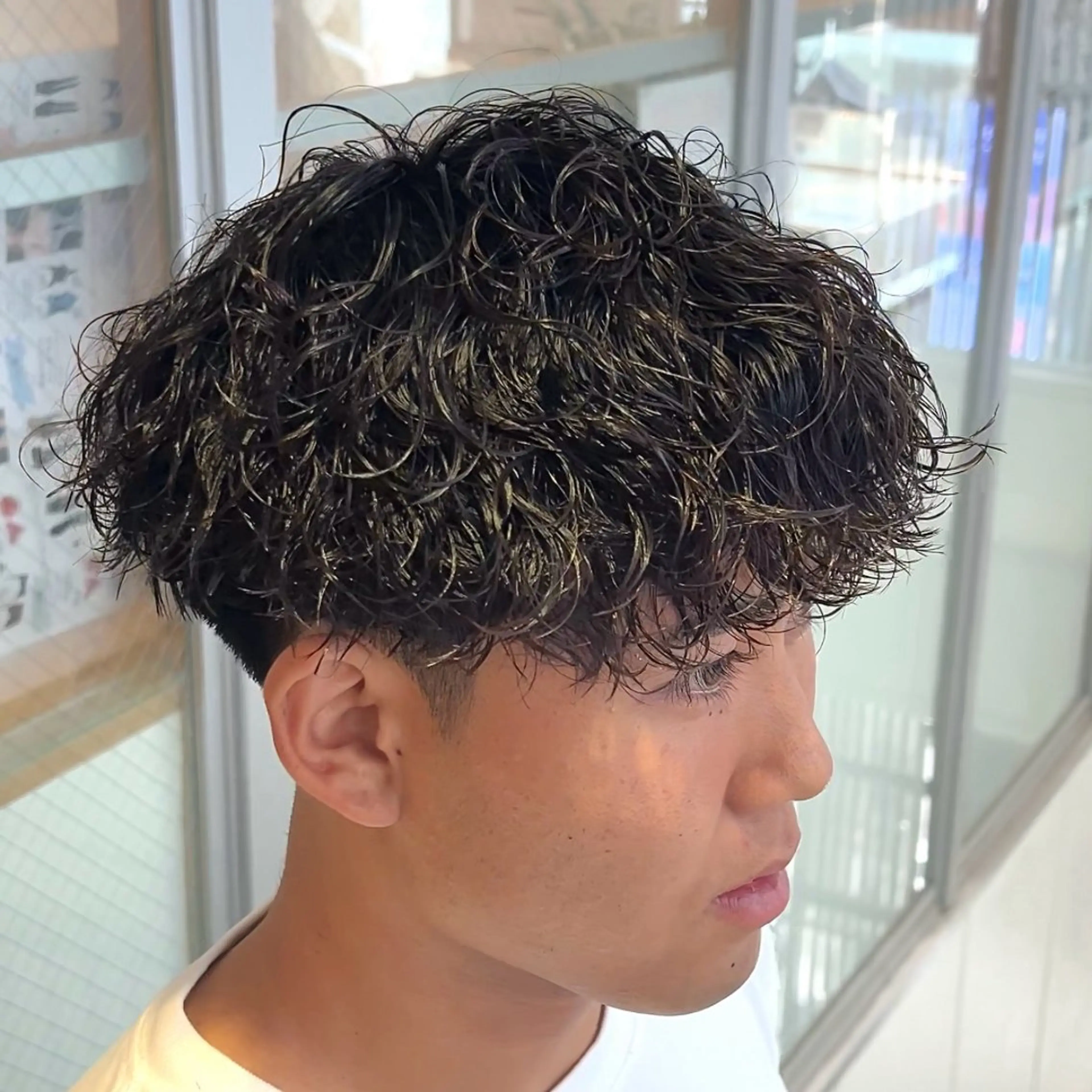 パーマ メンズ カット パーマ メンズパーマ眉毛 特化アユム🔥のヘアスタイル