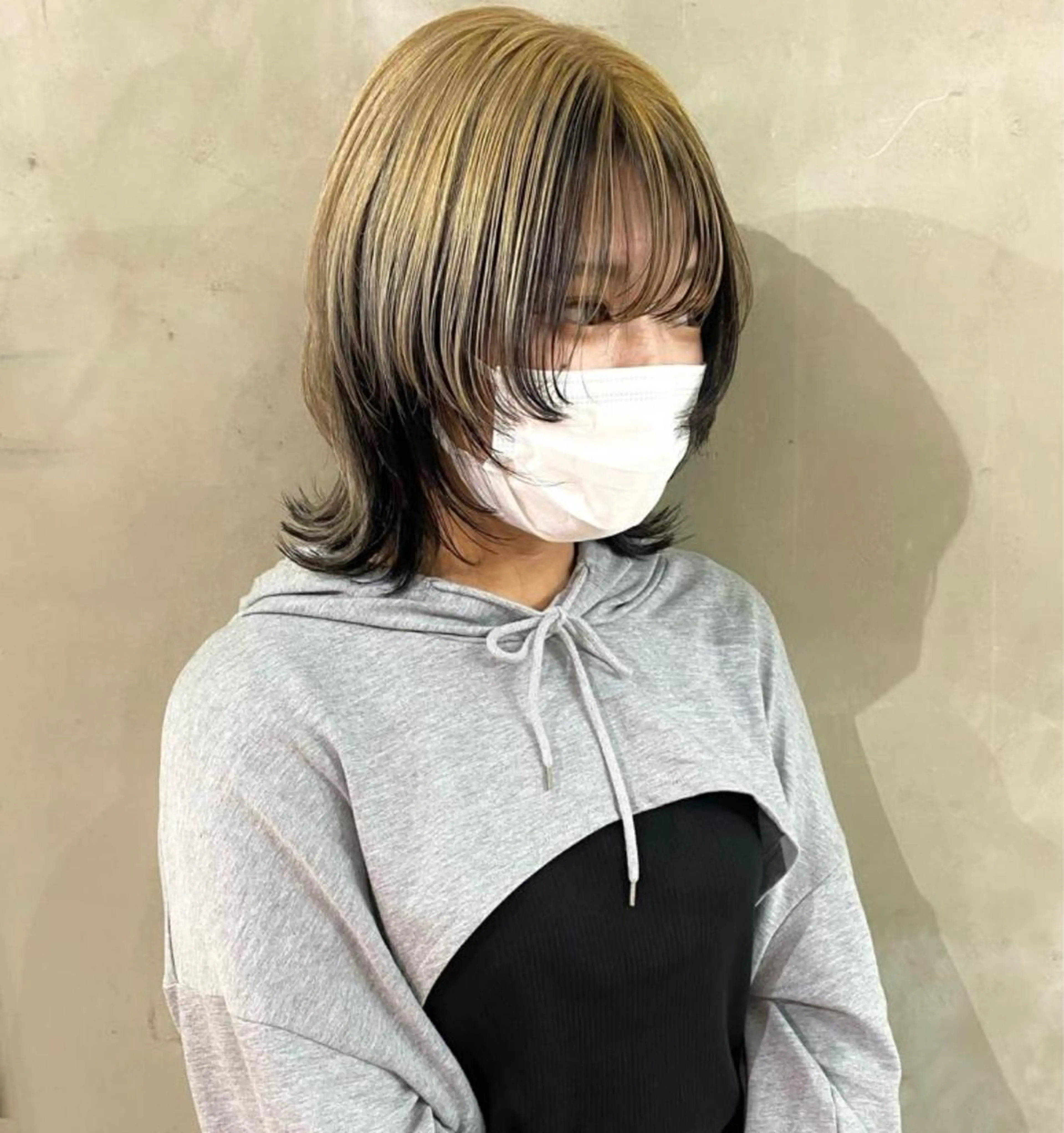 ミディアム カラー パーマ ヘアアレンジ メンズ 抜きっぱなしブロンド ササキカズマのヘアスタイル