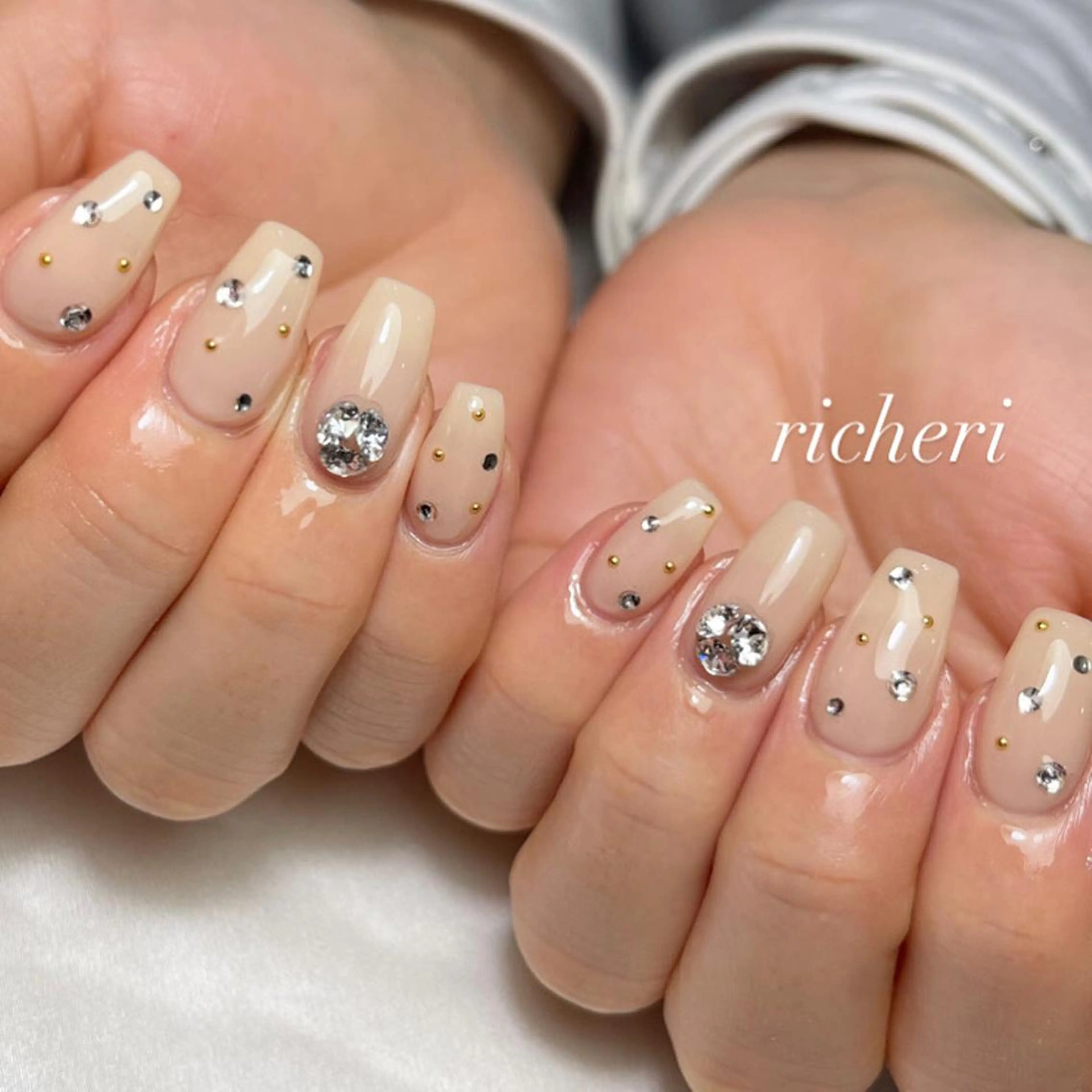 ミディアム ネイル ハンドネイル richeri beautyのエステ・リラクイメージ