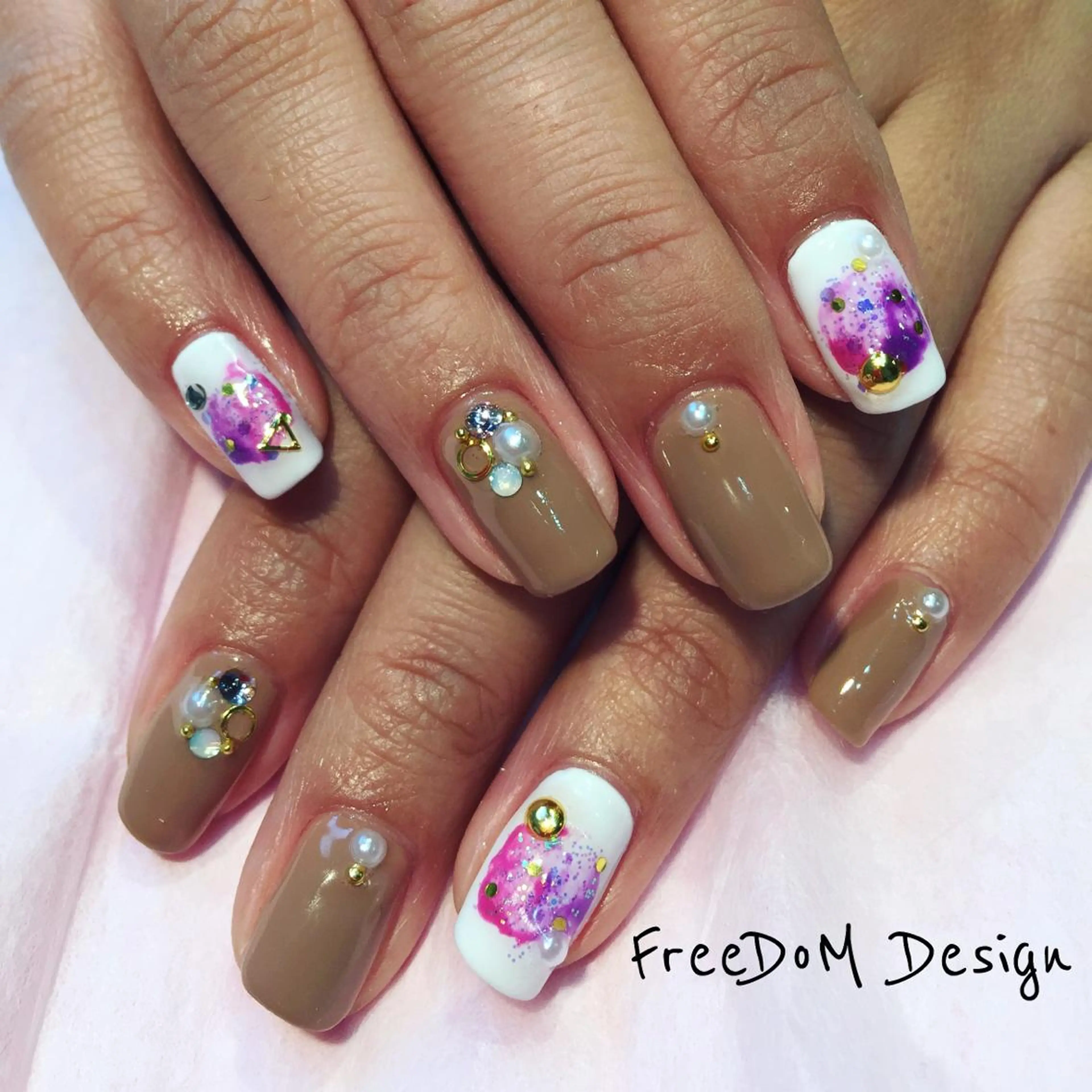 ネイル アートネイル ＦreeDoＭ   Design所属・W KUMIのネイルデザイン