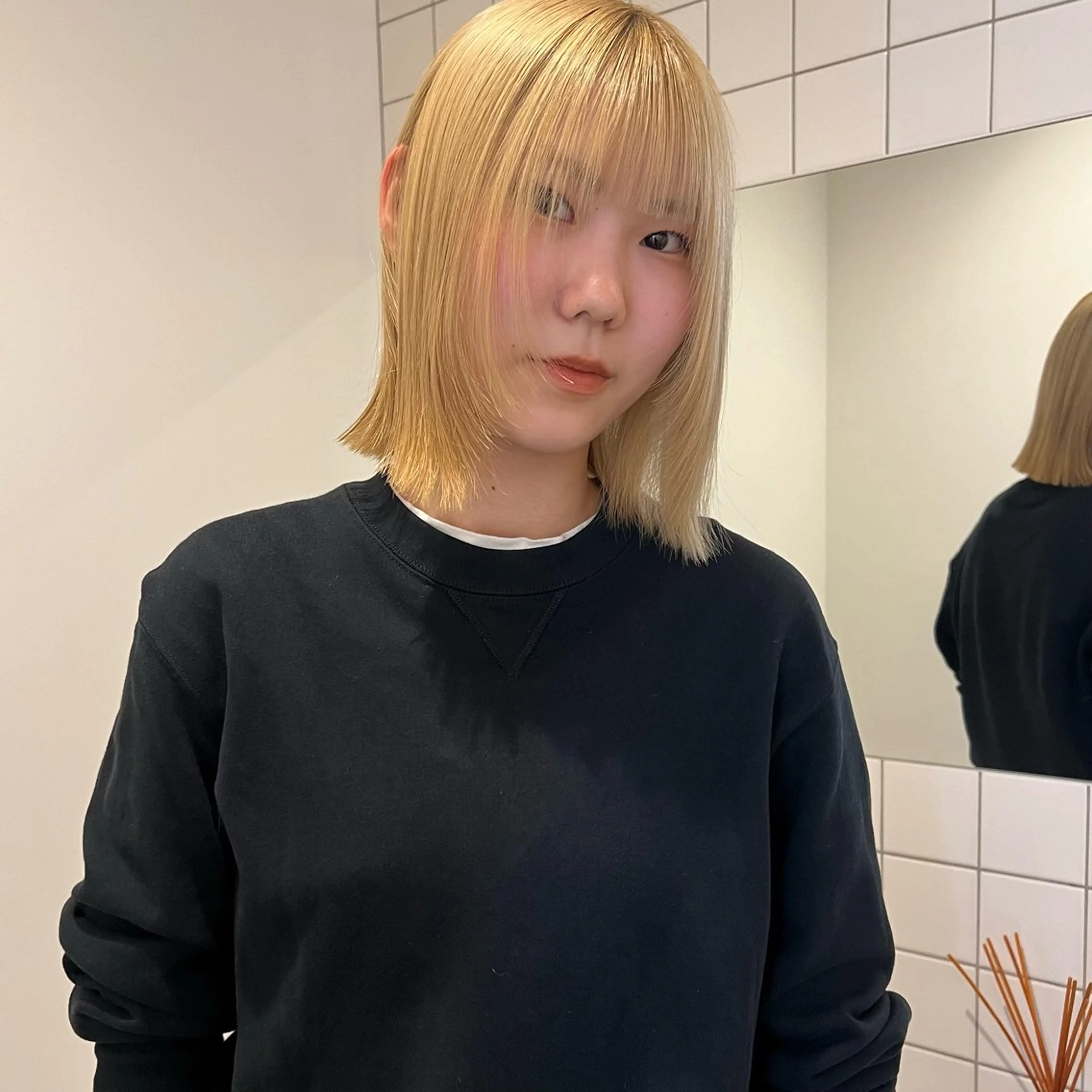 ミディアム 舟橋耀/ブリーチカラ ー/レイヤーカットのヘアスタイル