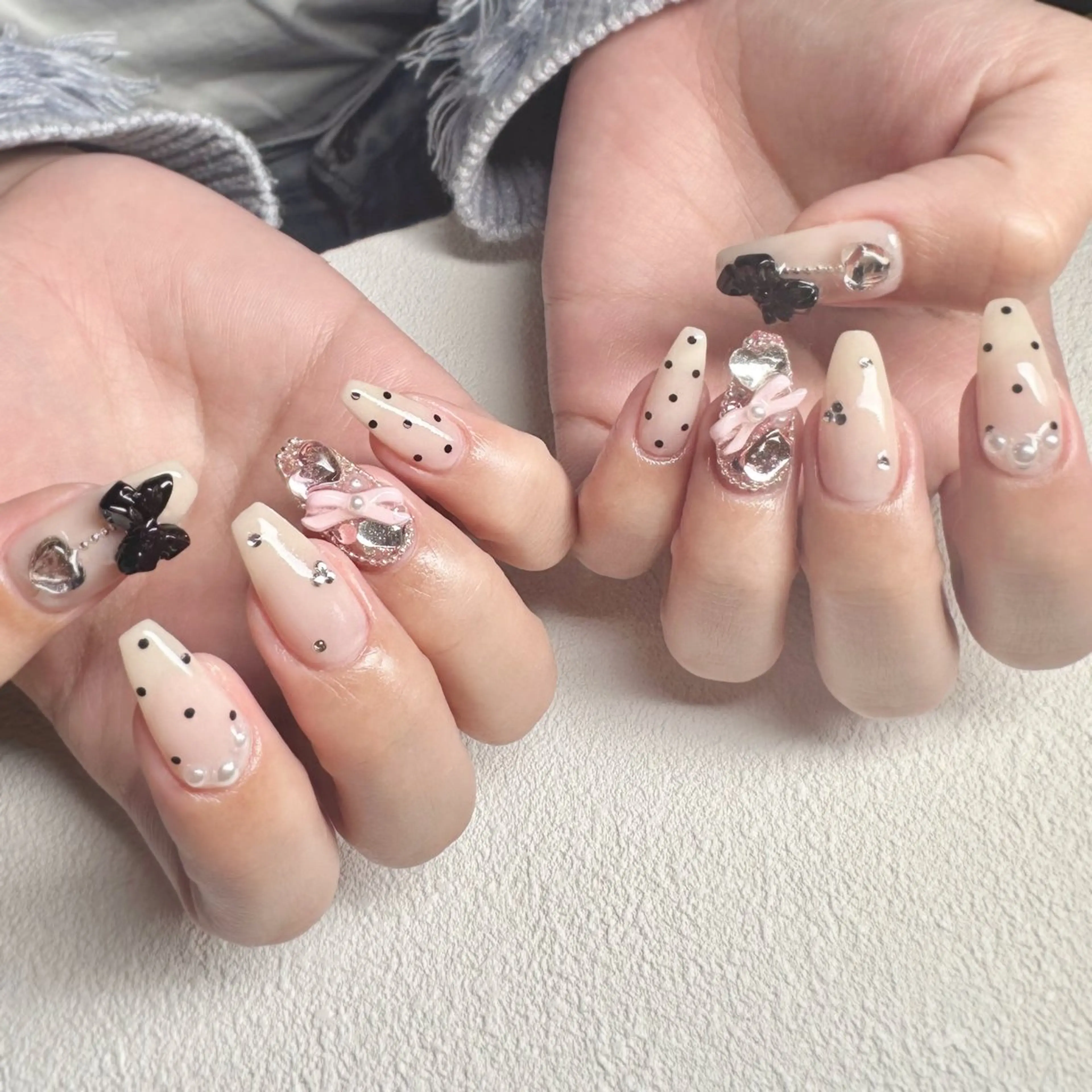 ネイル リボン Role'crin所属・Role'crin 💜manakaのネイルデザイン