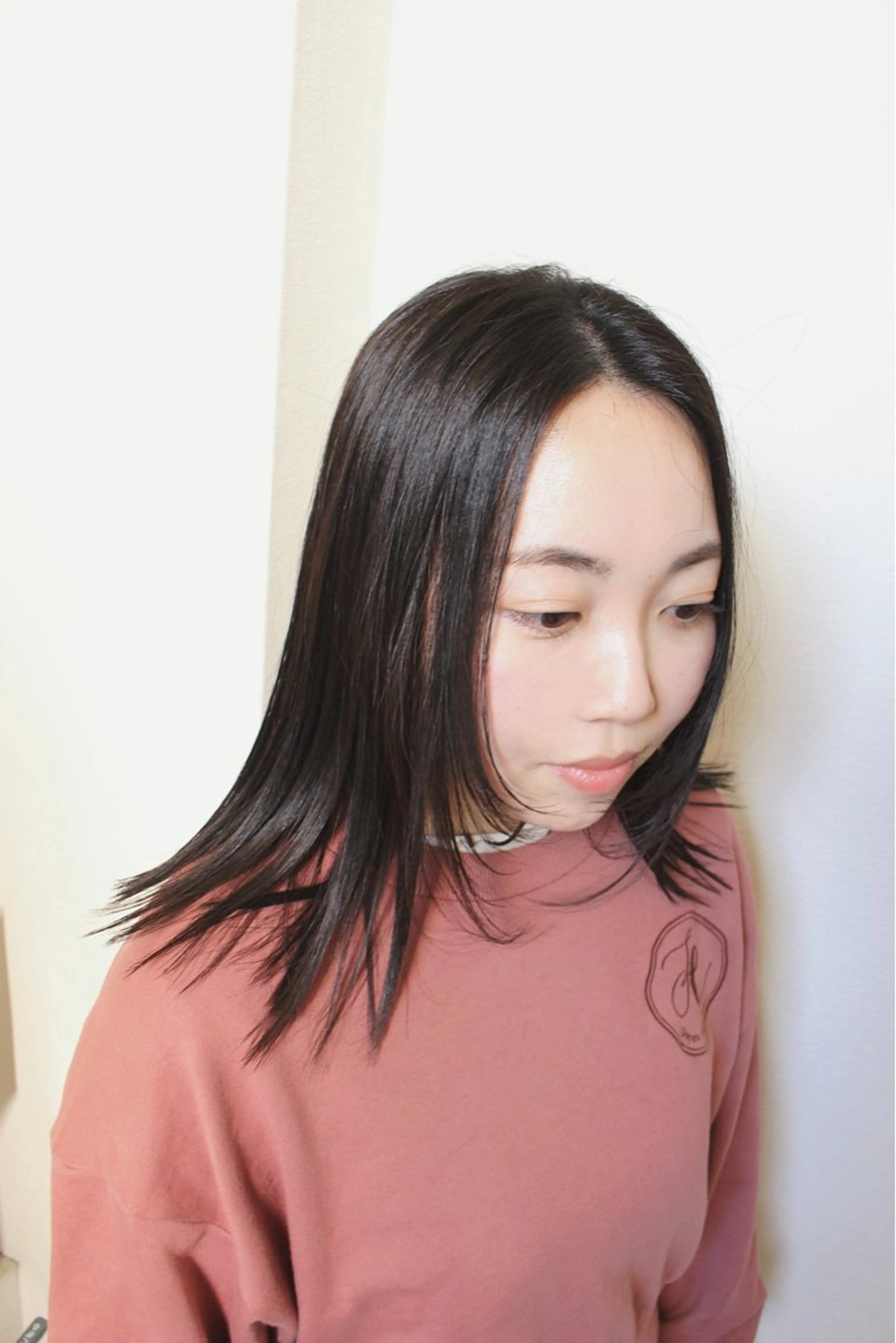 ミディアム 顔まわりレイヤー レイヤーカット 外ハネヘア カット 土居 正季のヘアスタイル