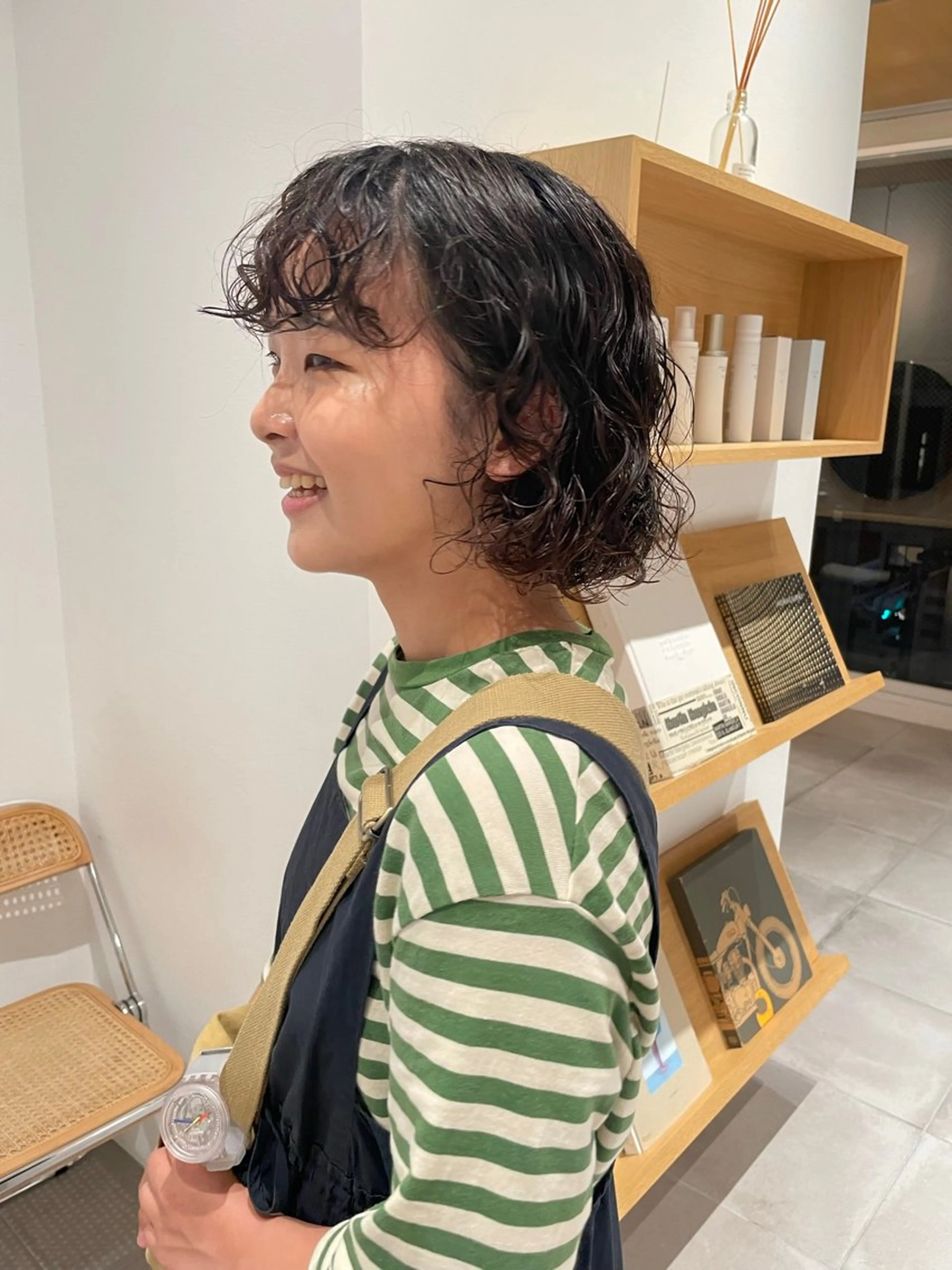 ショート カラー パーマ 土川 陽菜のヘアスタイル