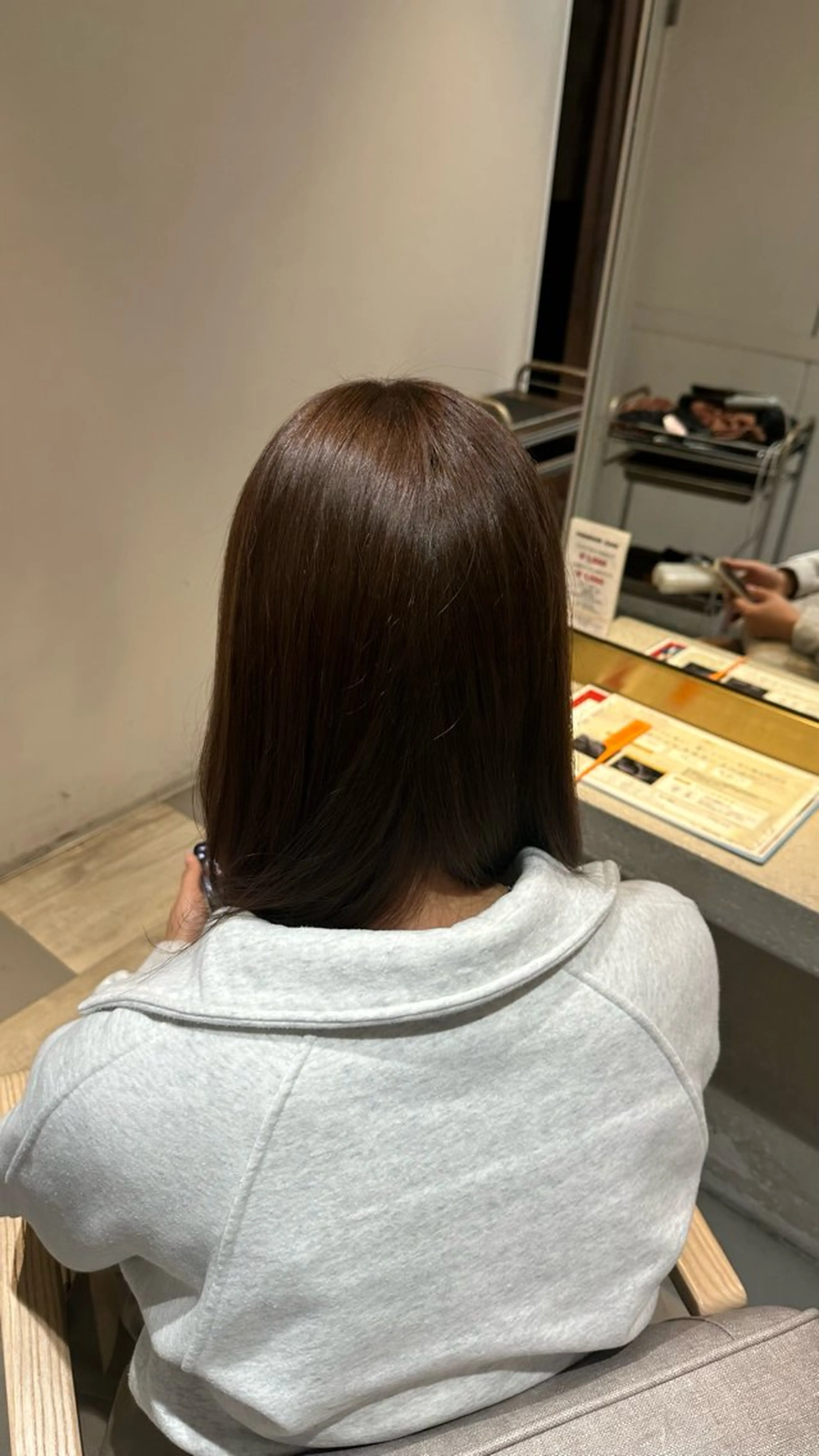 セミロング カラー ブリーチ ブラウンカラー ブリーチなしカラー カット ヘアカラー 三吉 純のヘアスタイル