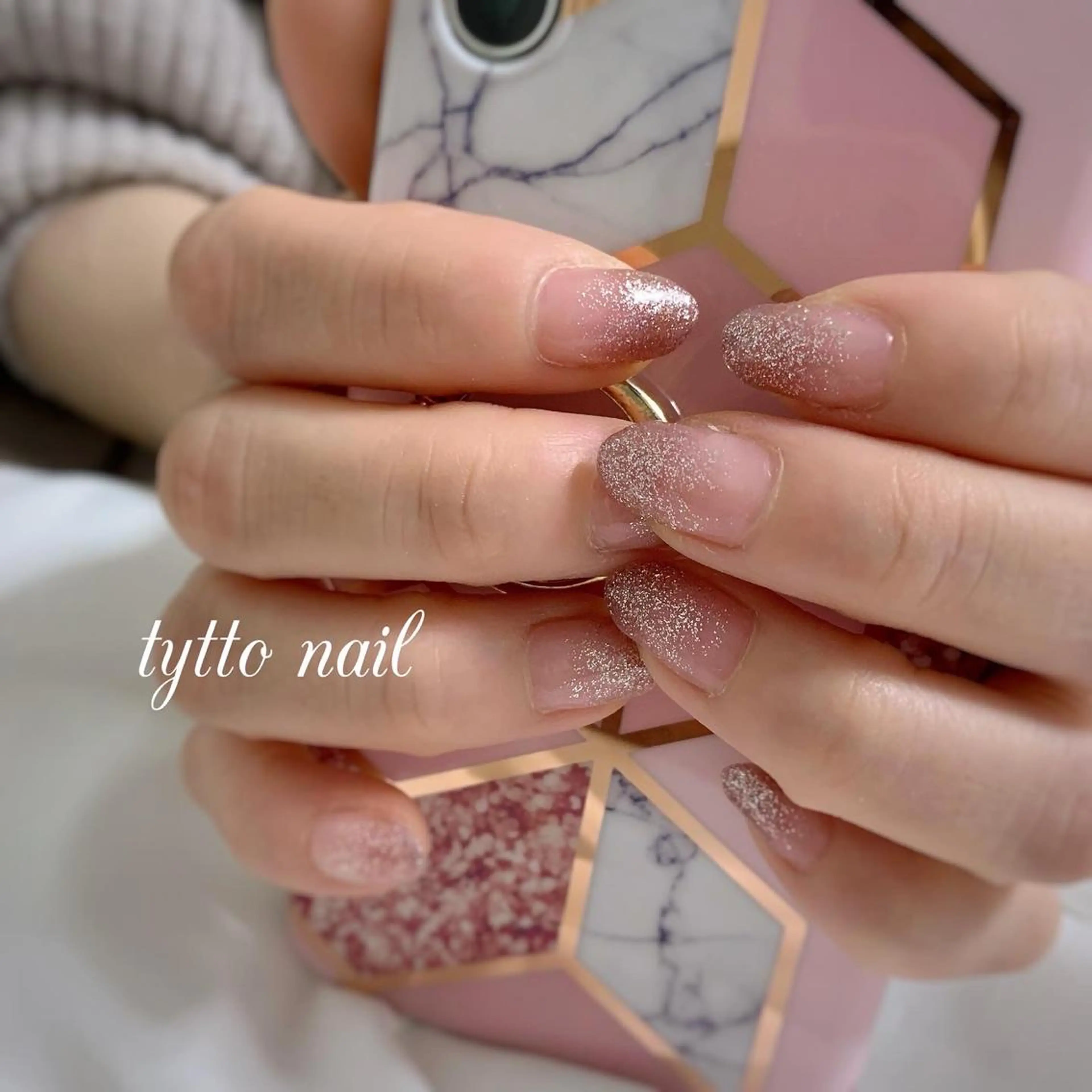 ネイル グラデーション キラキラネイル ラメ(グリッター) ラメグラデーション オフィスネイル ハンドネイル tytto nail ❤︎‪‪eri‪‪のネイルデザイン