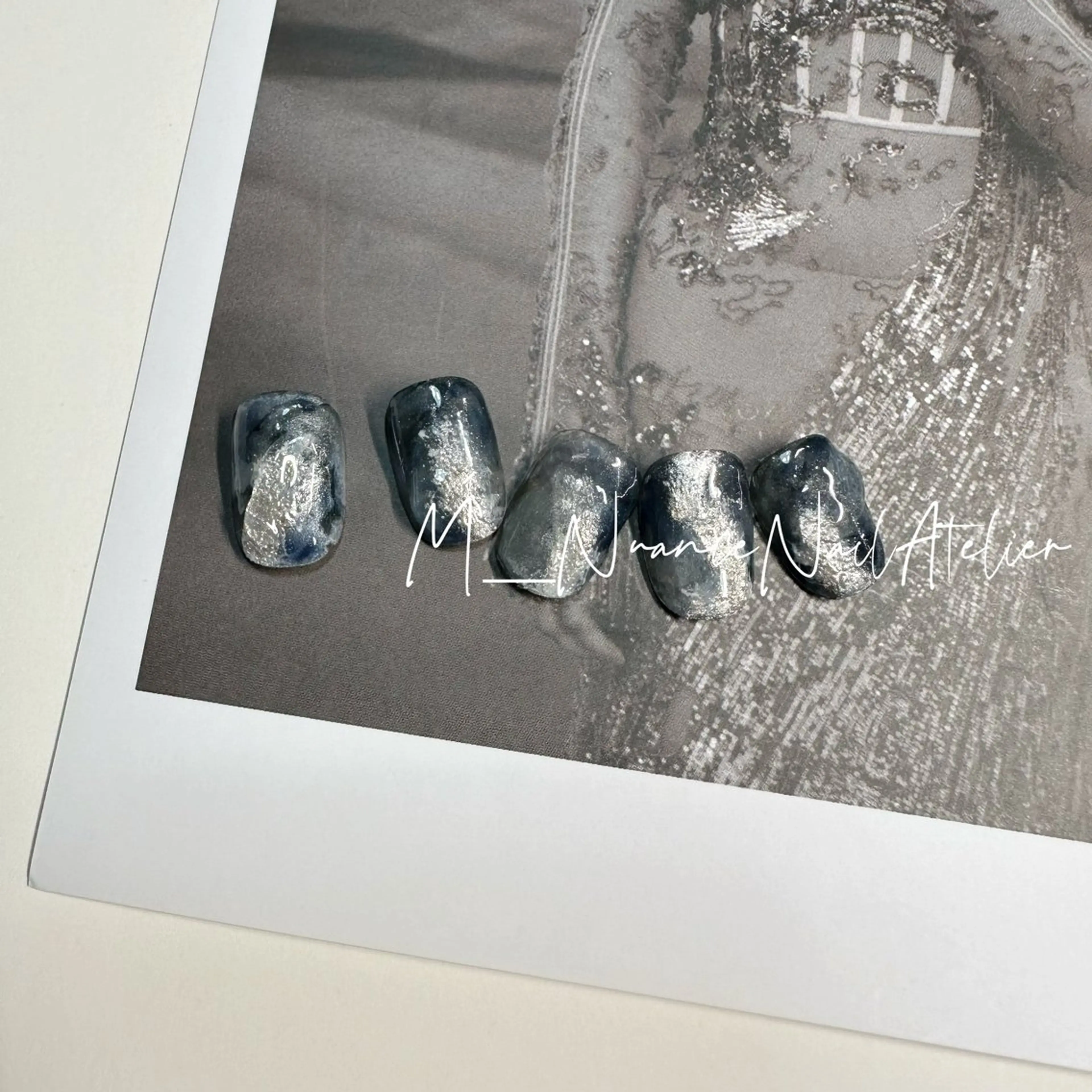 ネイル マグネットネイル ニュアンスネイル オフィスネイル シンプルネイル GO TODAY横浜Solace店所属・M___nail atelierのネイルデザイン