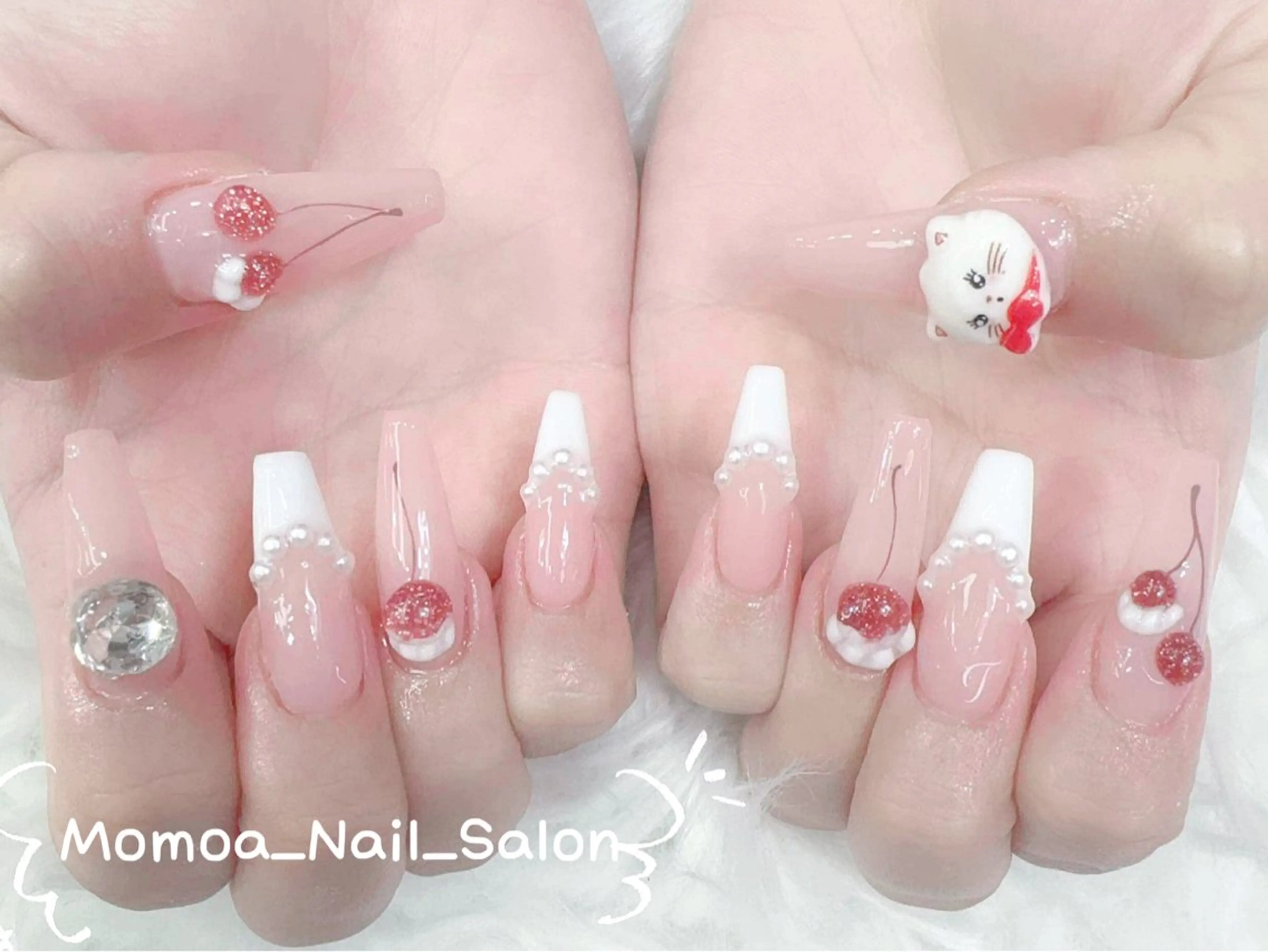 ネイル キラキラネイル 韓国ネイル スカルプネイル ハンドネイル MoMoA Nail ネイル長さ出し専門店のネイルデザイン