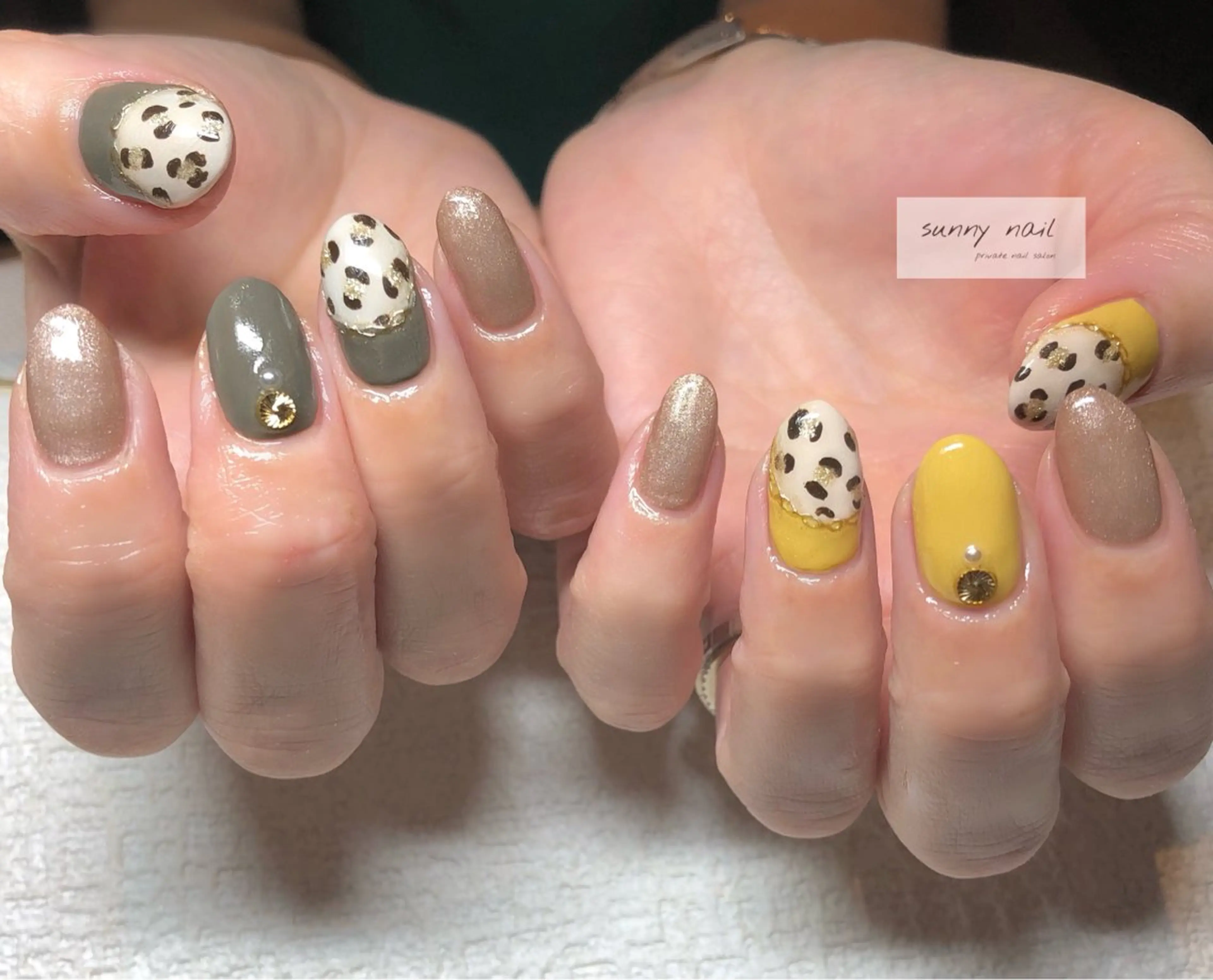 ネイル アニマル柄 黄色 sunny nailのネイルデザイン