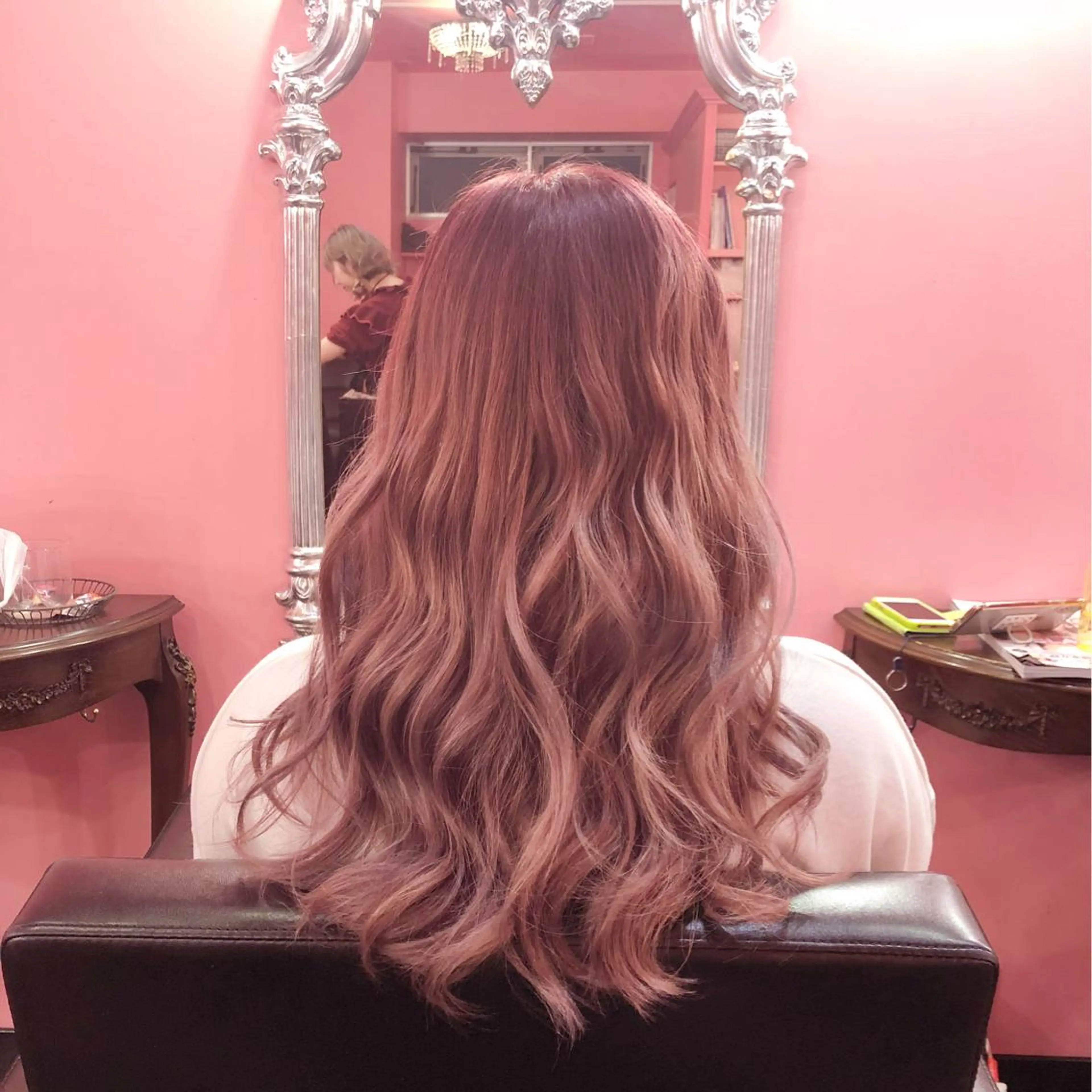 ロング カラー アッシュ ブリーチ ピンクカラー ピンクアッシュ ILu.所属・櫻井 愛弓のヘアスタイル