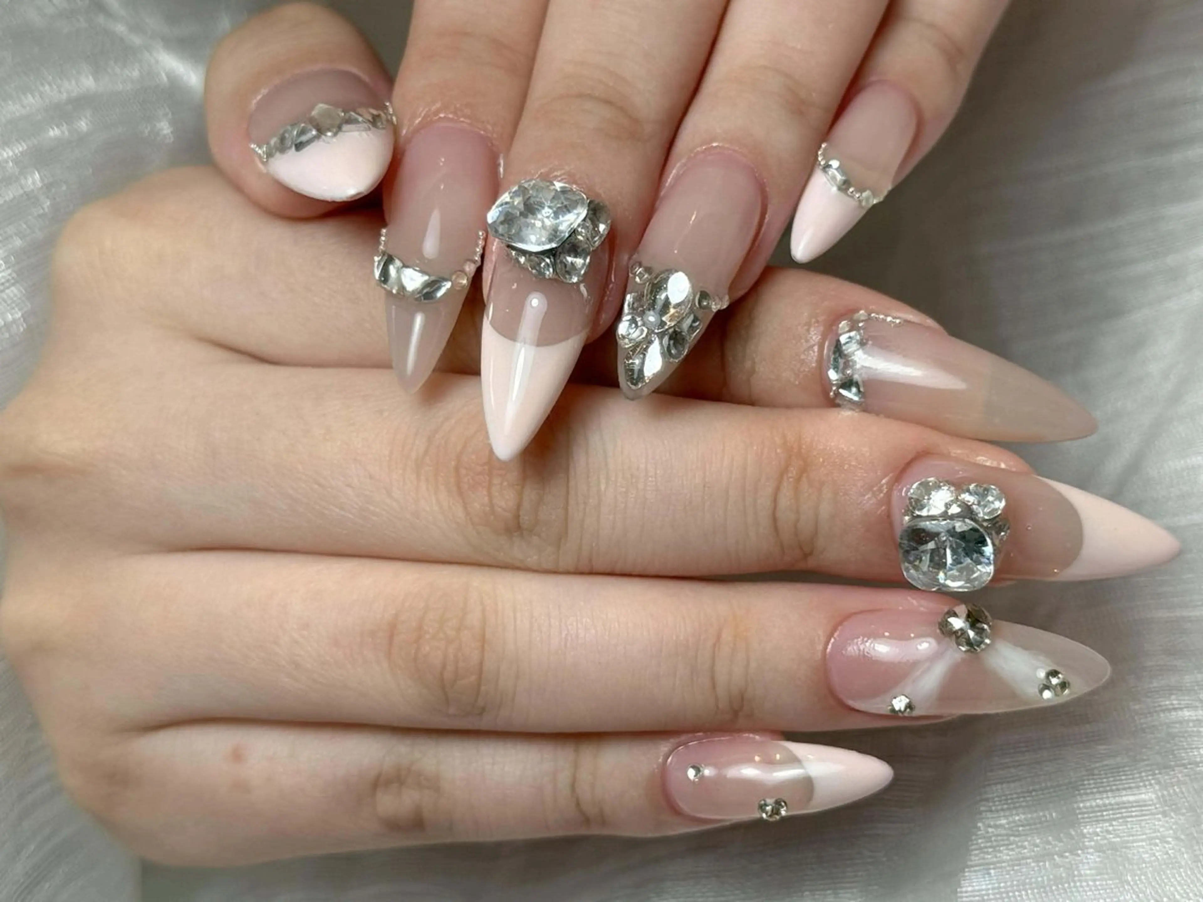 ネイル アートネイル 成人式 ジェルネイル ニュアンスネイル 夏ネイル ハンドネイル Jenn Nail Salonのネイルデザイン