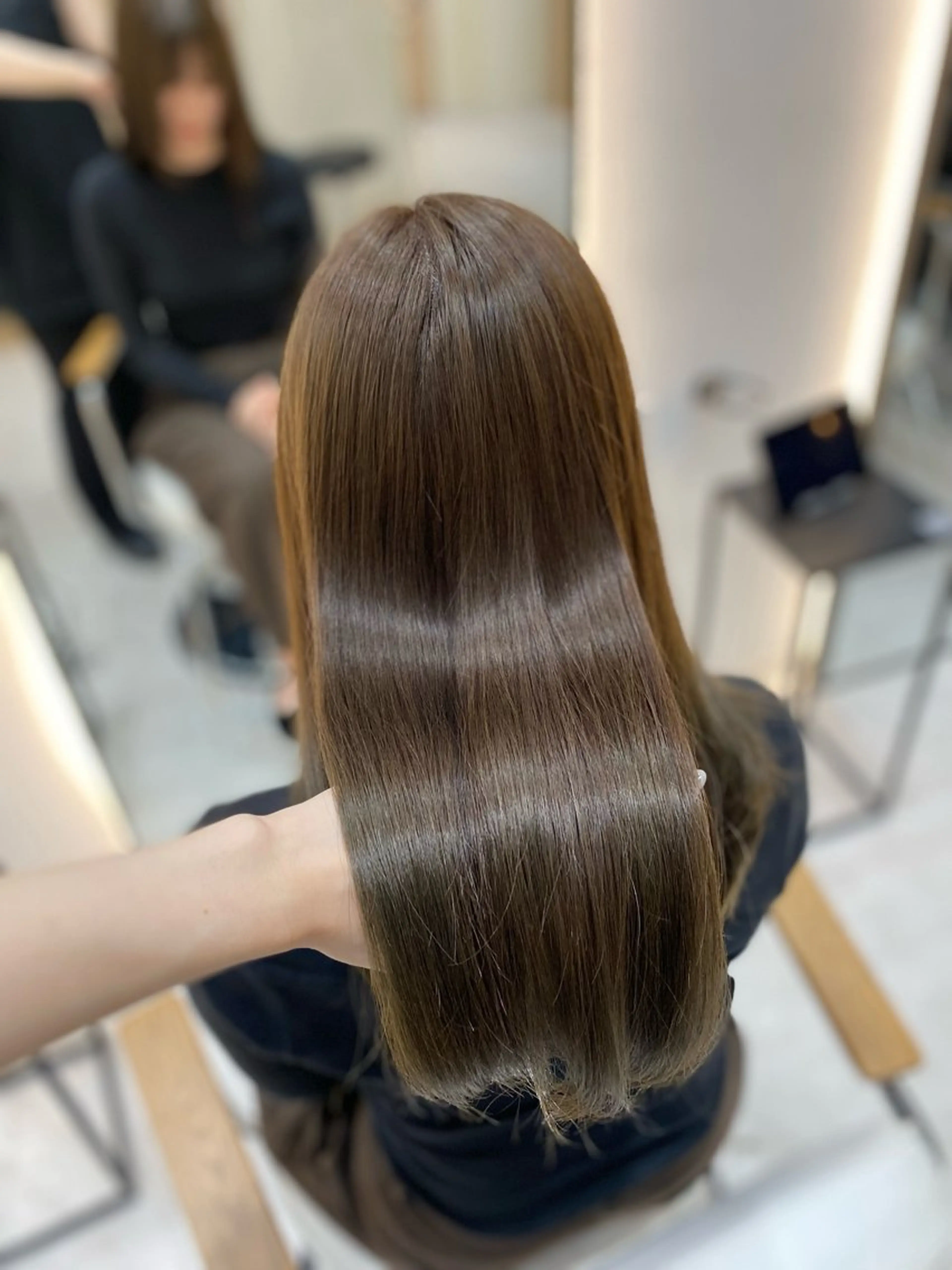 ロング カラー グレージュ オリーブグレージュ オリーブグレー トリートメント カット ヘアカラー トリートメント 艶髪・透明感カラー・ 韓国ヘア・Yuriのヘアスタイル