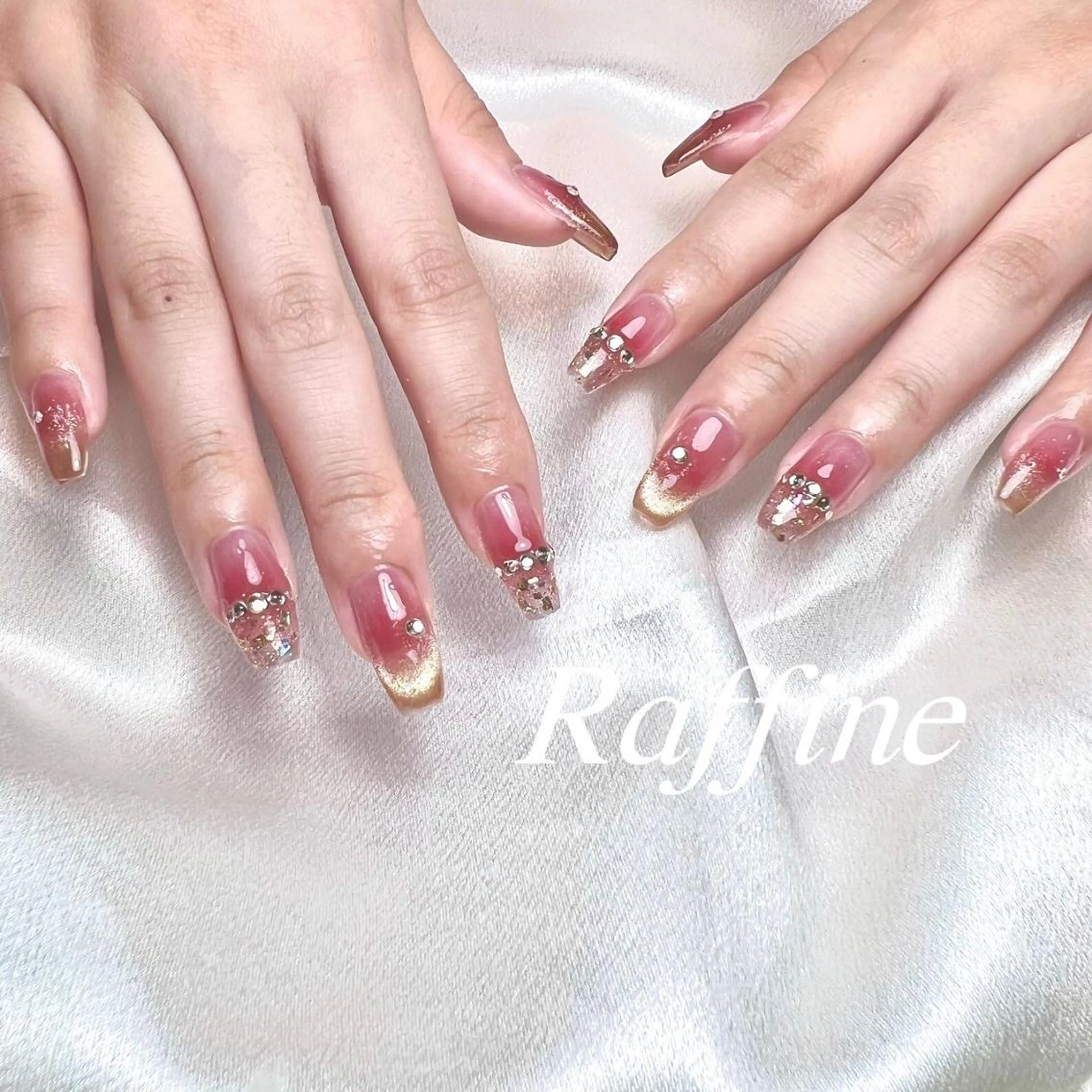 ネイル RAFFINE 月🦋🩵のネイルデザイン