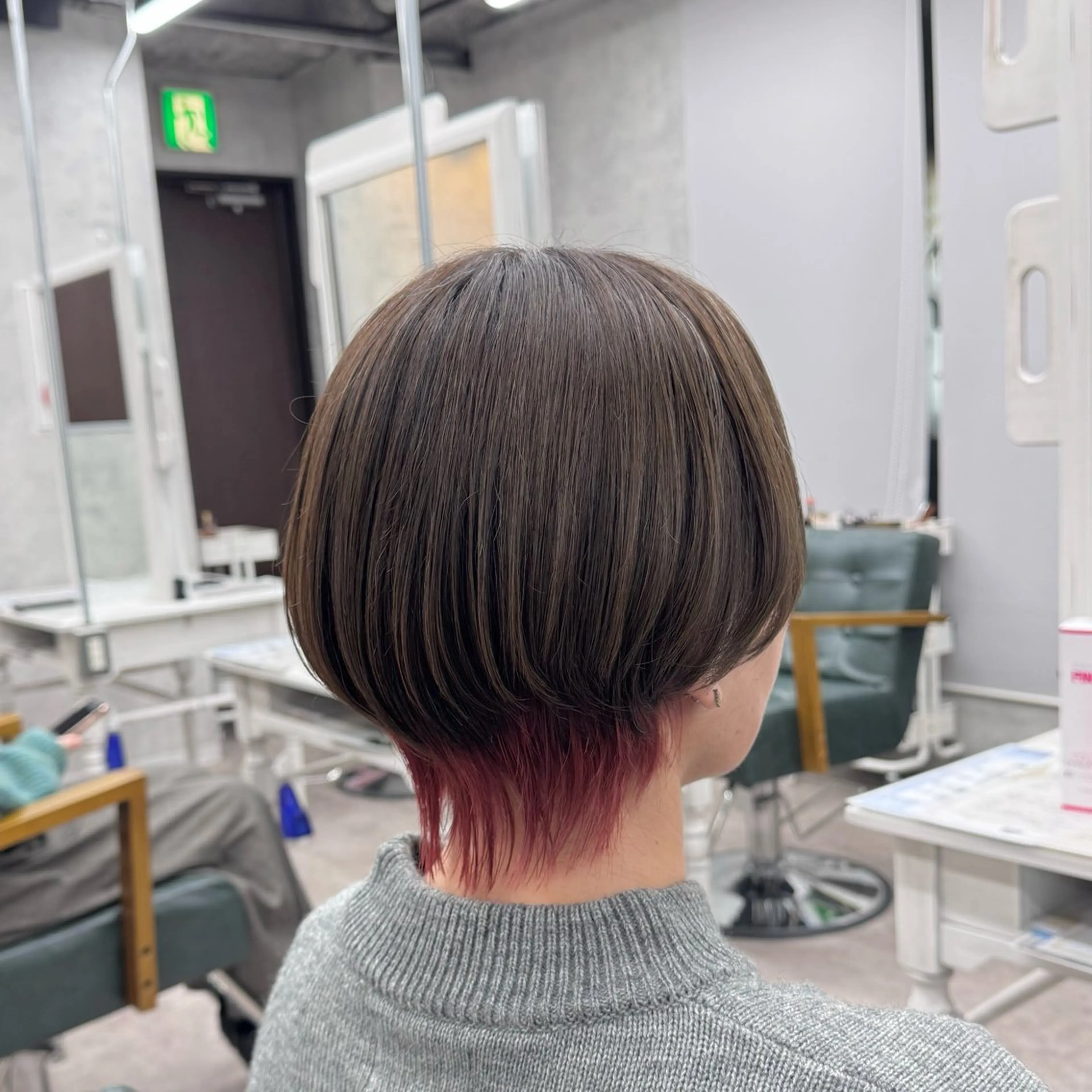 ショート カラー ヘアカラー JUNSHIN🦋 ヘアセット／カラーのヘアスタイル