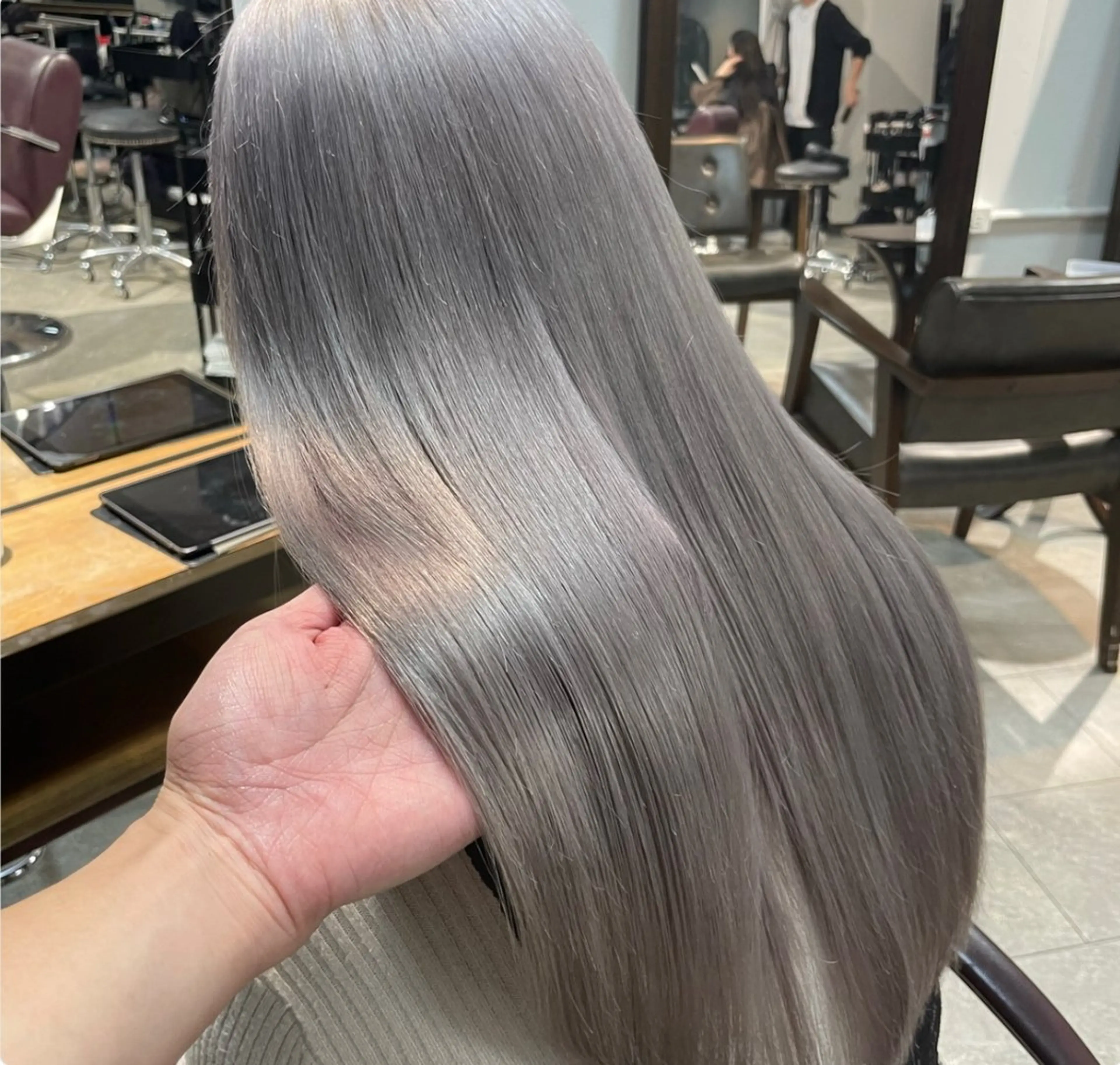 ミディアム カラー ヘアカラー 🌹TikTok４万 ﾌｫﾛﾜｰ🌹AKIのヘアスタイル