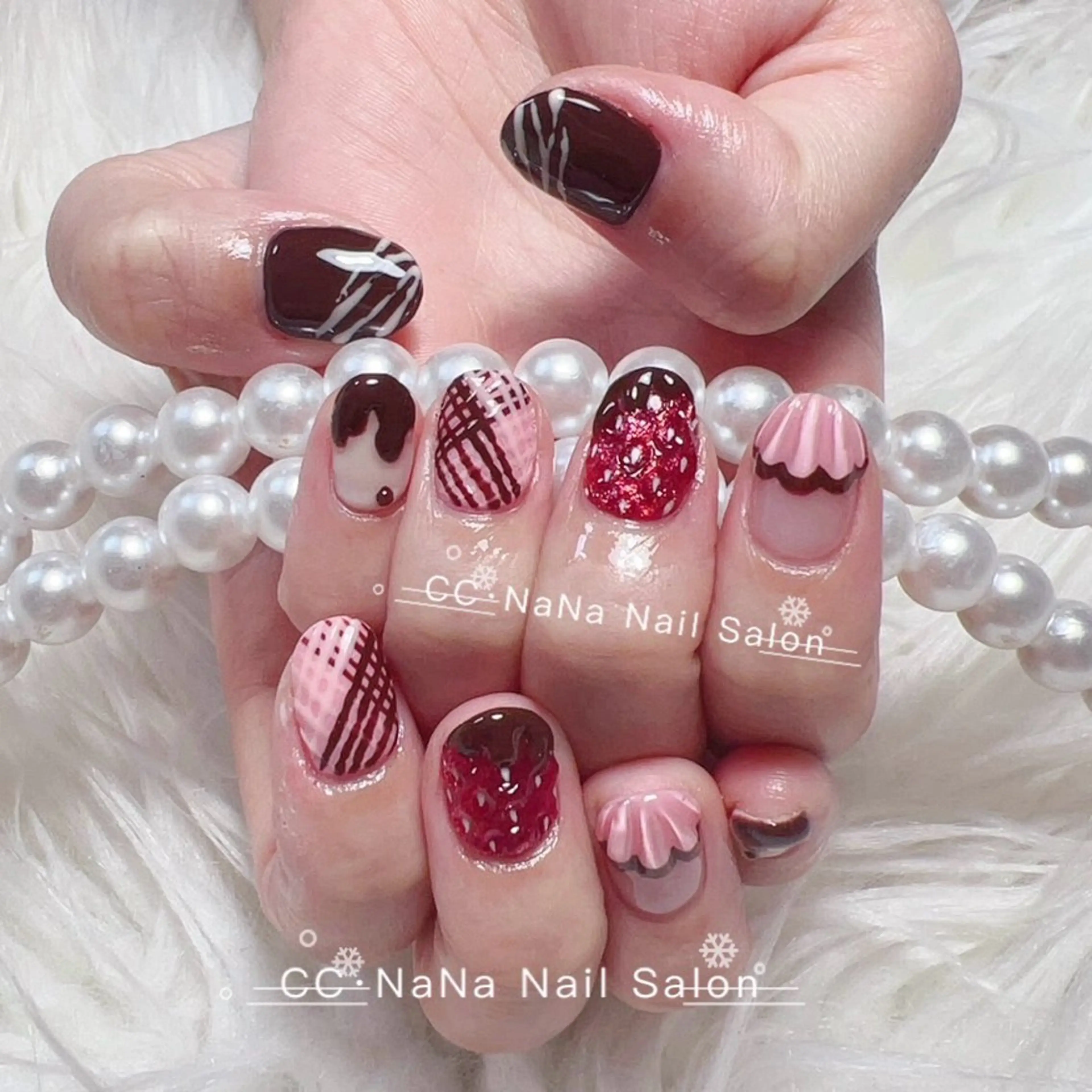 ネイル チークネイル フラッシュネイル ハート キラキラネイル 韓国ネイル ハンドネイル 💎CC・NaNa 韓国風ネイル🌙Cのネイルデザイン