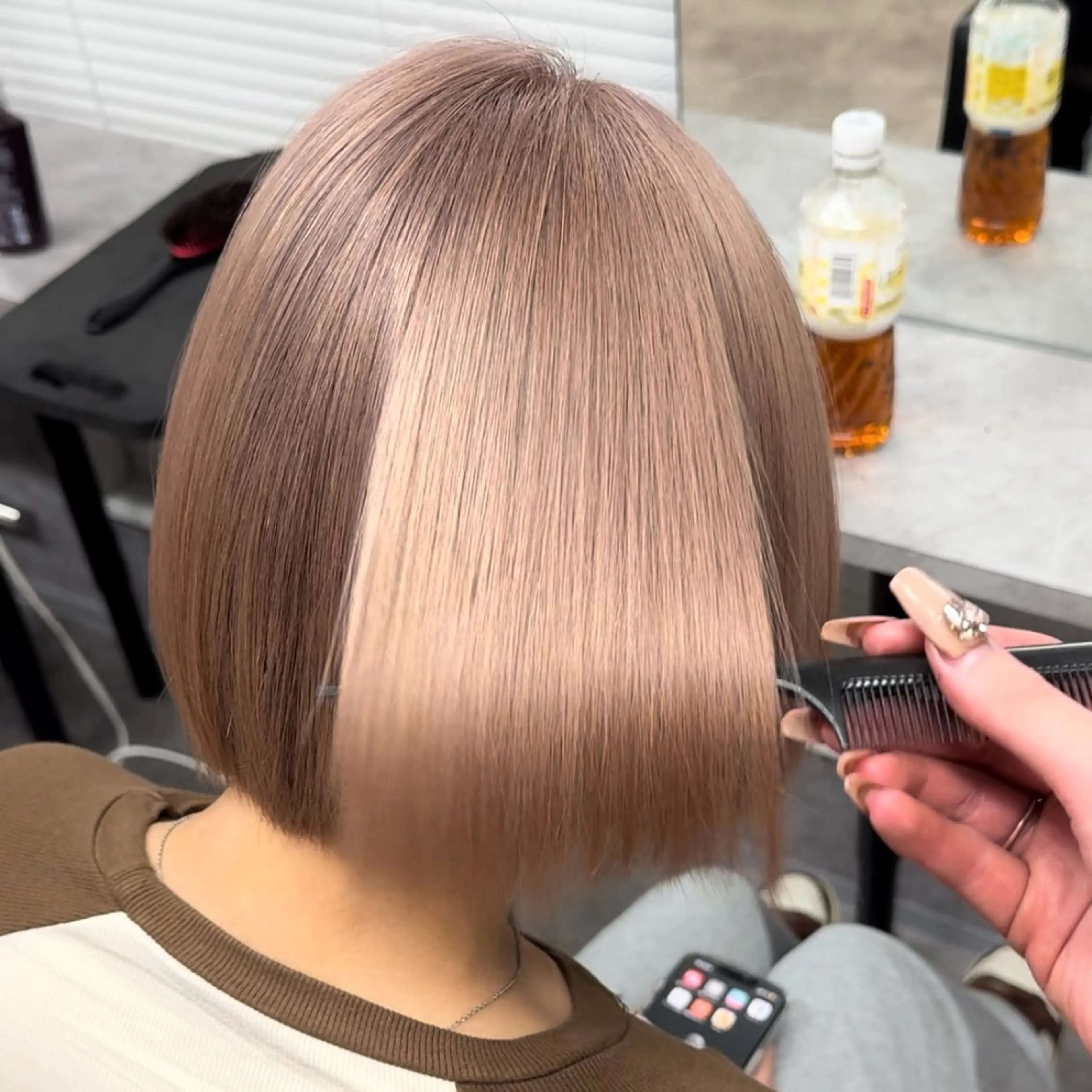 ミディアム カラー ヘアカラー トリートメント 透明感/ 艶ハイトーン/梨桜のヘアスタイル