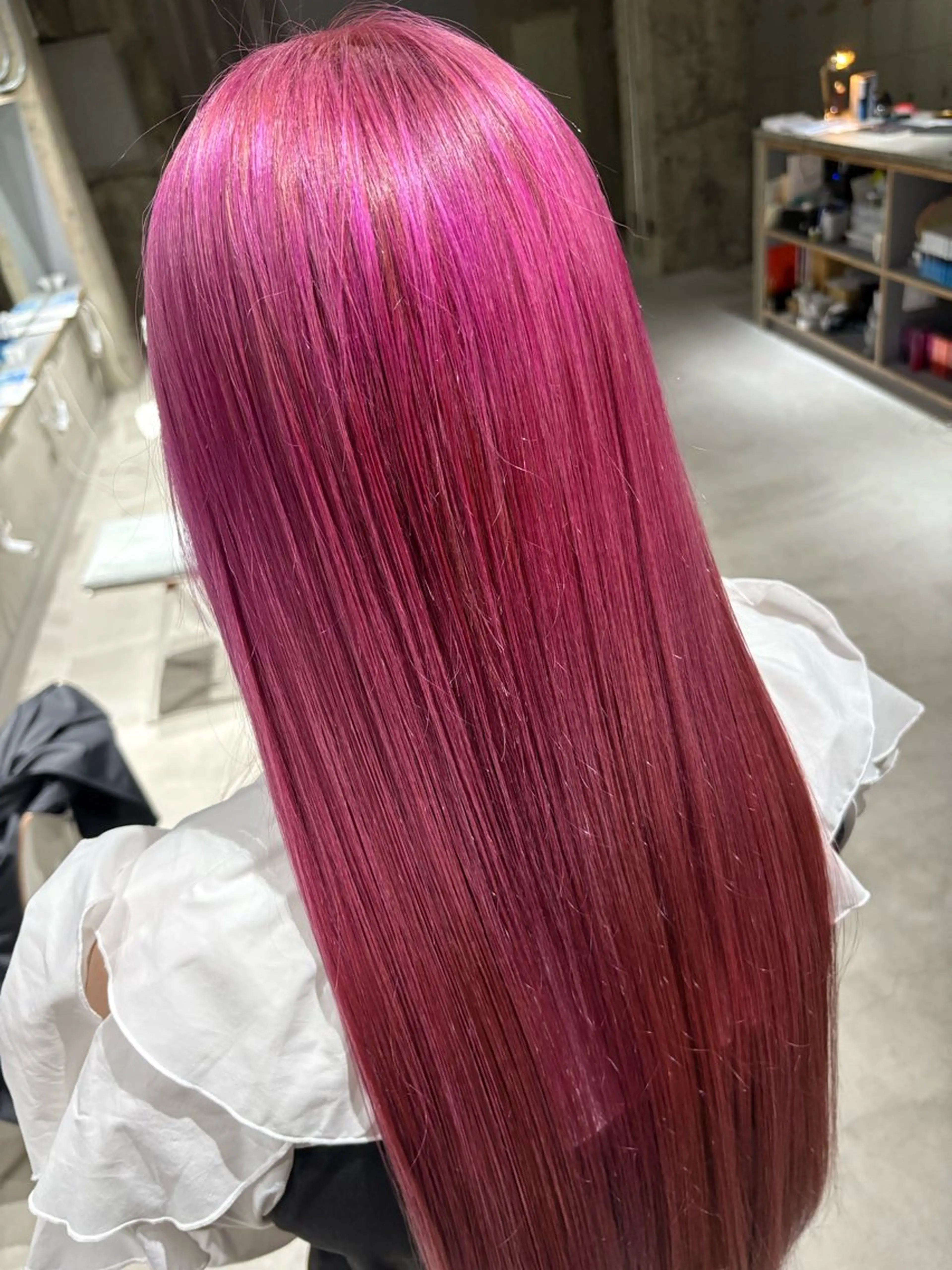 ロング カラー ブリーチ ピンクカラー ヘアカラー 玉置 七海のヘアスタイル