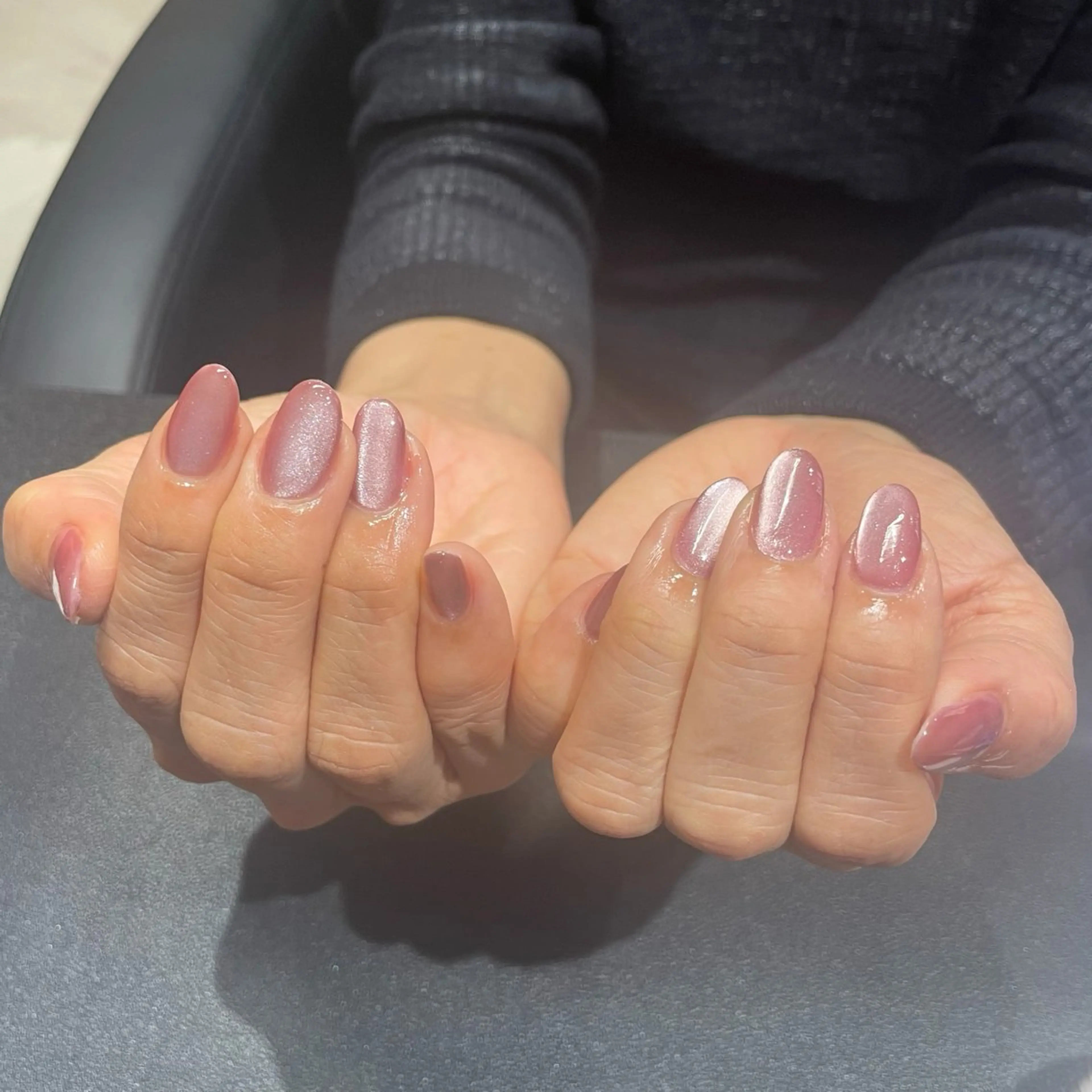 ネイル マグネットネイル ビー玉ネイル KITTY🩰 AKIのネイルデザイン