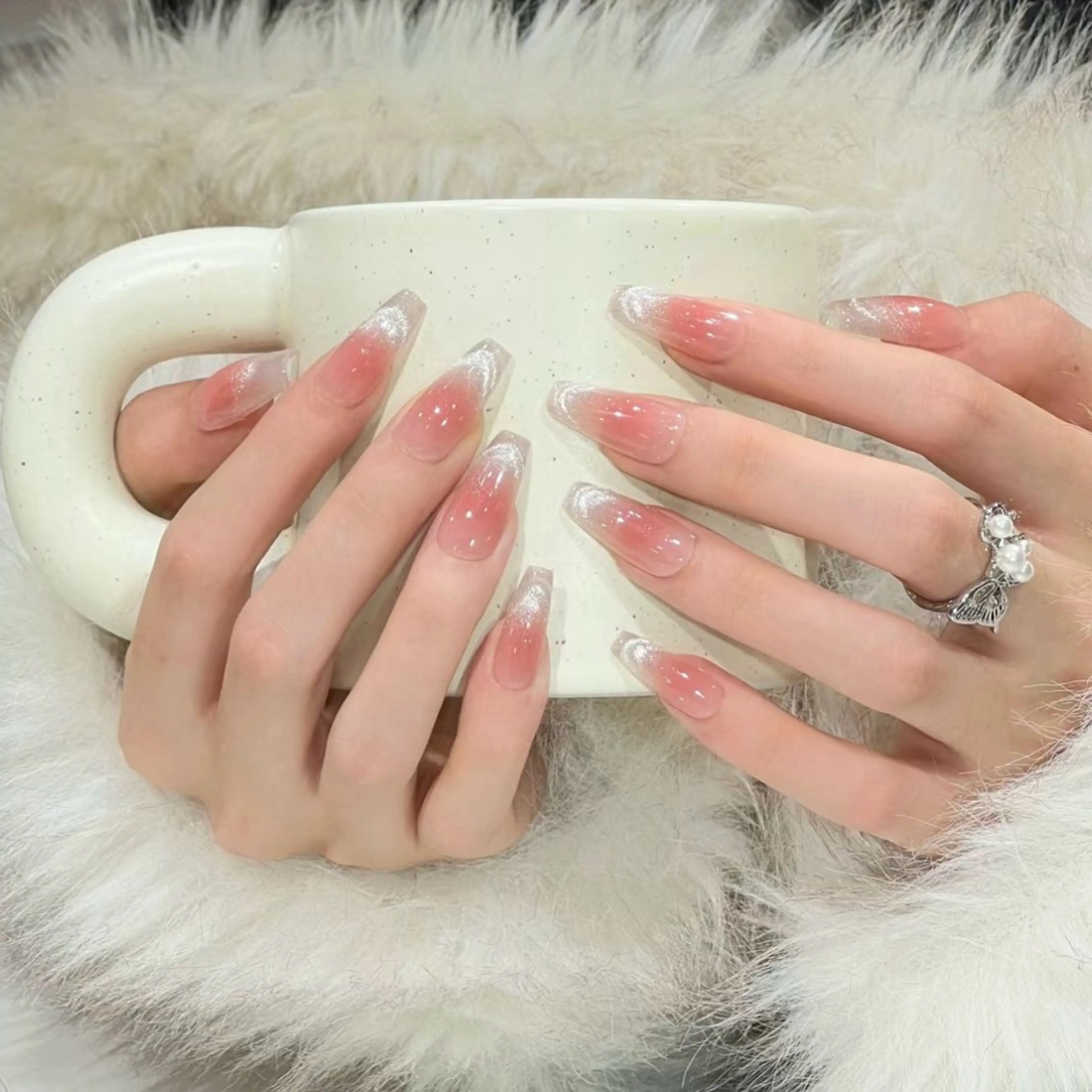 『大人気』☆チークベース＋「マグネットグラデー／フレンチ」『初回ソフトジェルオフ無料』🎀の写真