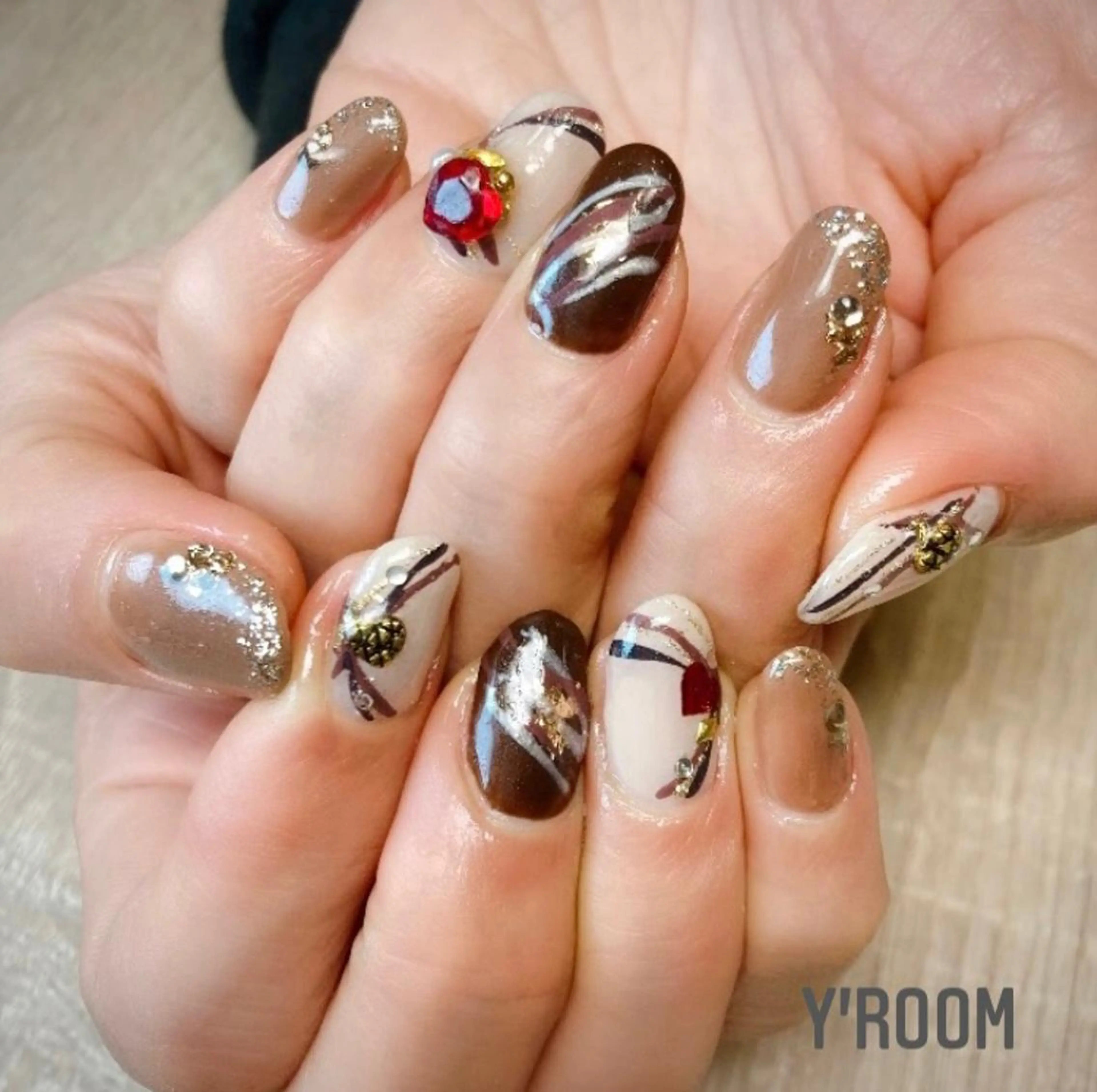 ネイル オーロラネイル フラッシュネイル ジェルネイル ハート 氷ネイル・うるうるネイル YUKA （ネイリスト）のネイルデザイン