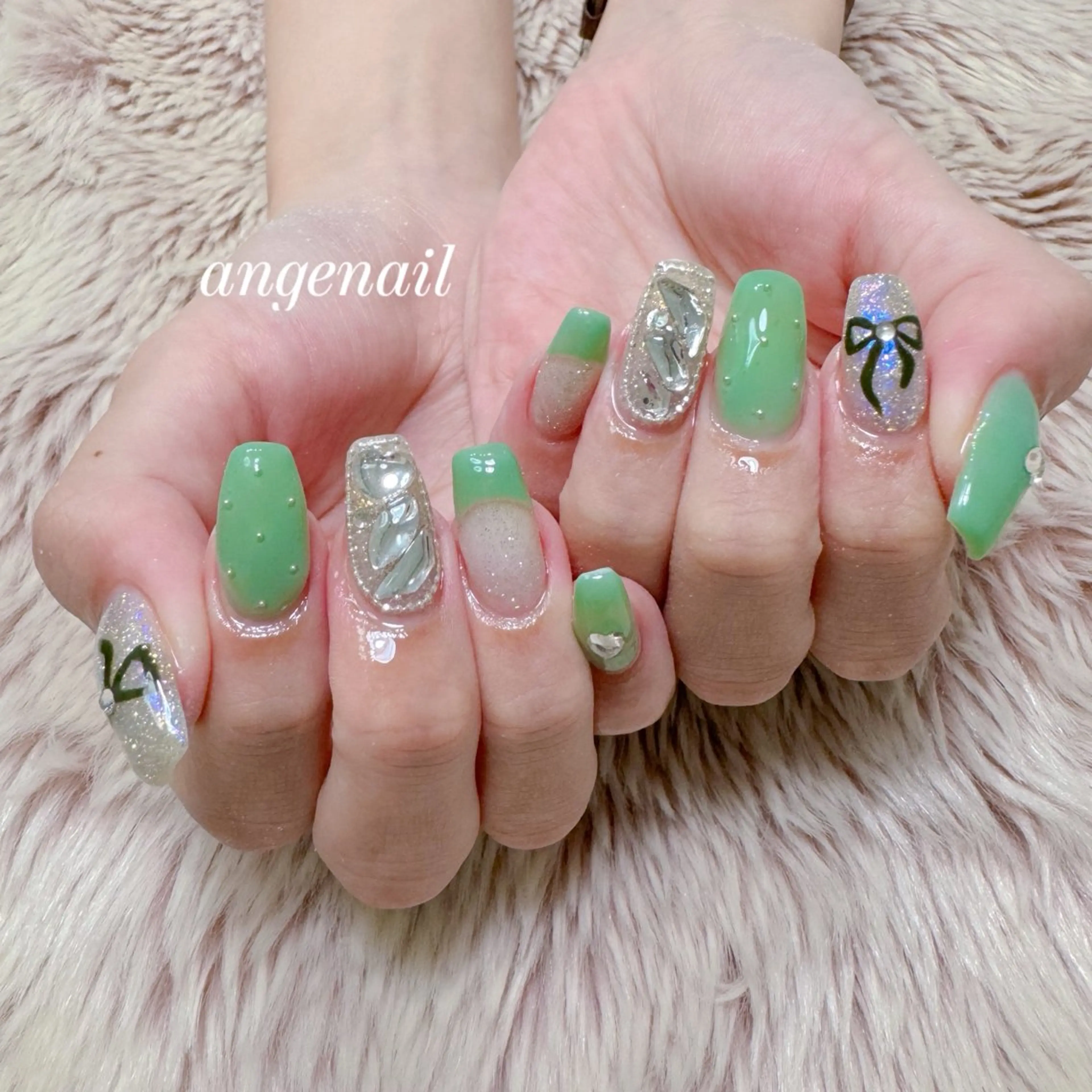 ネイル ハンドネイル オーナーネイリスト MAKIのネイルデザイン