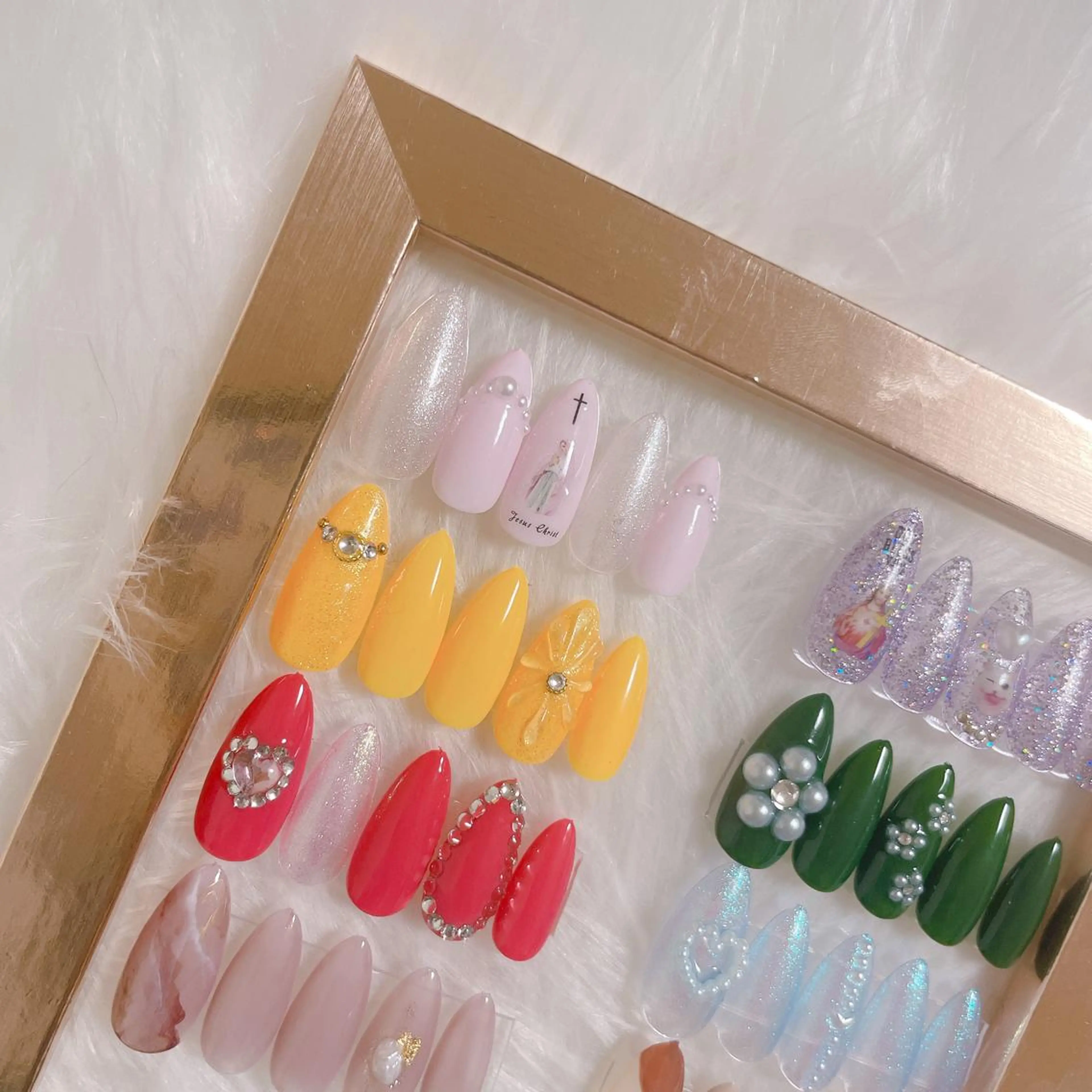 ネイル ストーンネイル GO TODAY 原宿Kalon店所属・kalon_nail Seinaのネイルデザイン