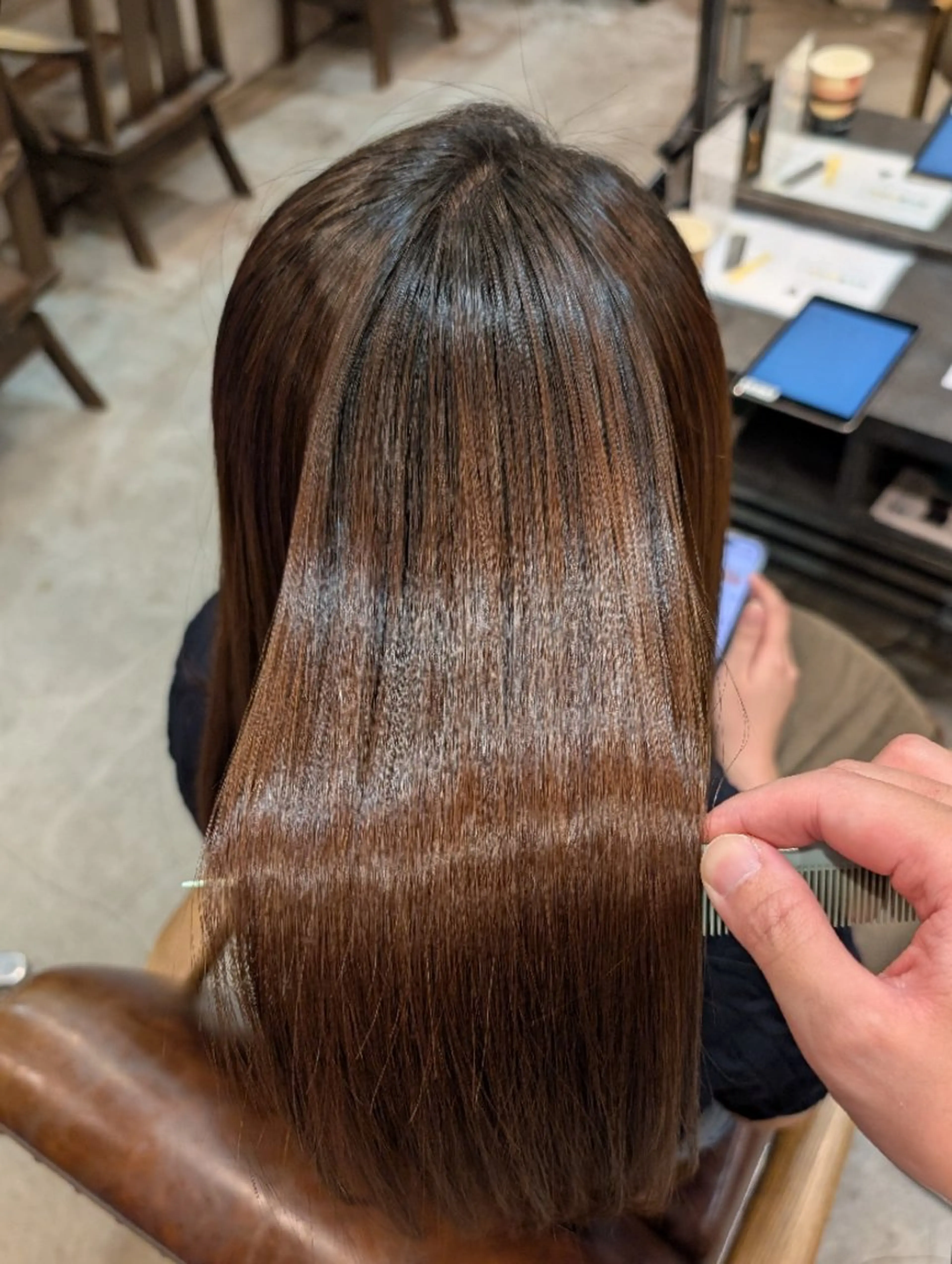 セミロング カラー ブリーチ 縮毛矯正 トリートメント 美髪矯正/縮毛矯正/ 髪質改善/店長 山下のヘアスタイル