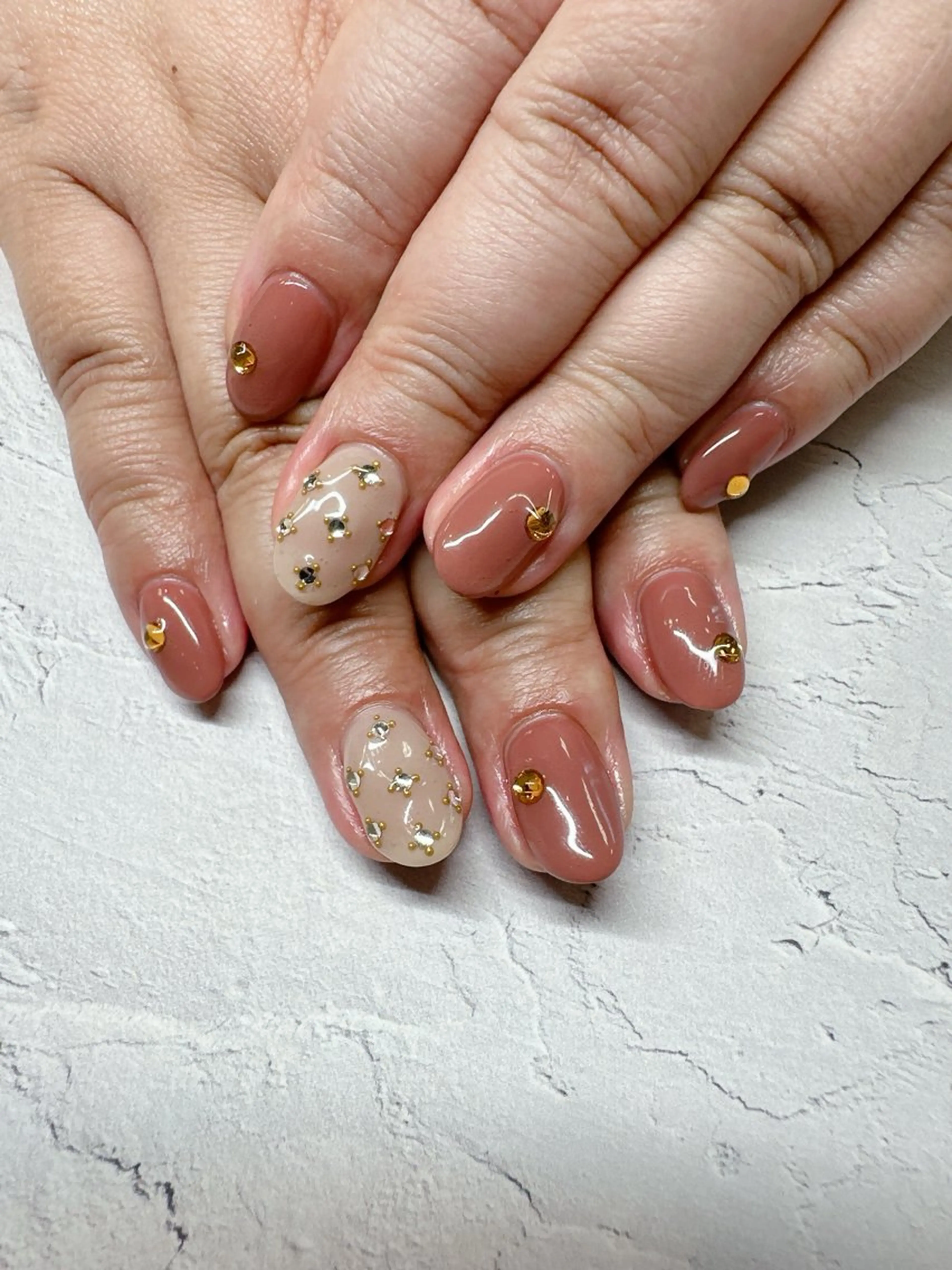 ネイル ワンカラーネイル ストーンネイル ハンドネイル nailist SATO【銀座】のネイルデザイン