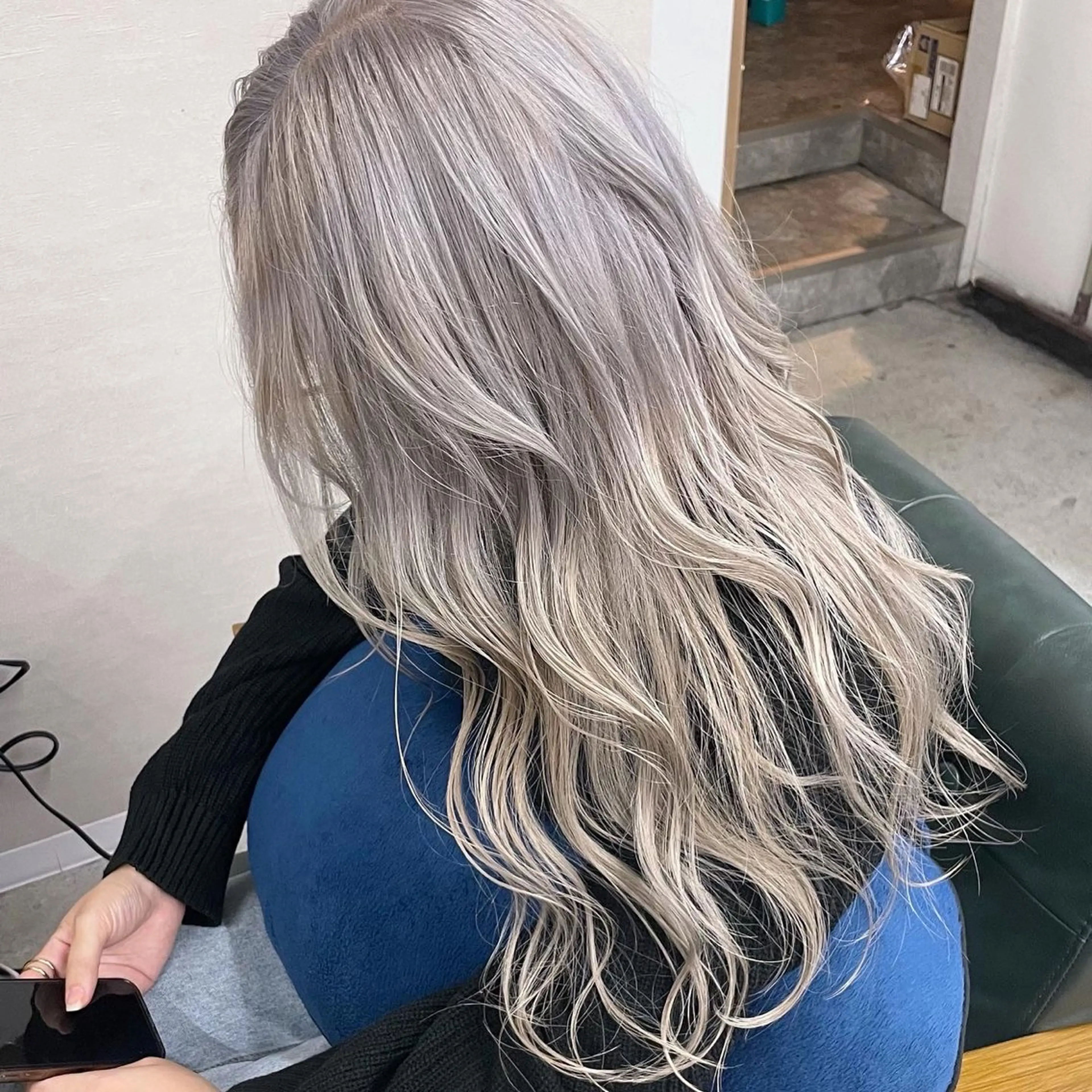 ロング カラー ブリーチ ケアブリーチ ヘアカラー トリートメント Lull (シェアサロンReco VIProom)所属・Lull1人美容室 バレイヤージュのヘアスタイル