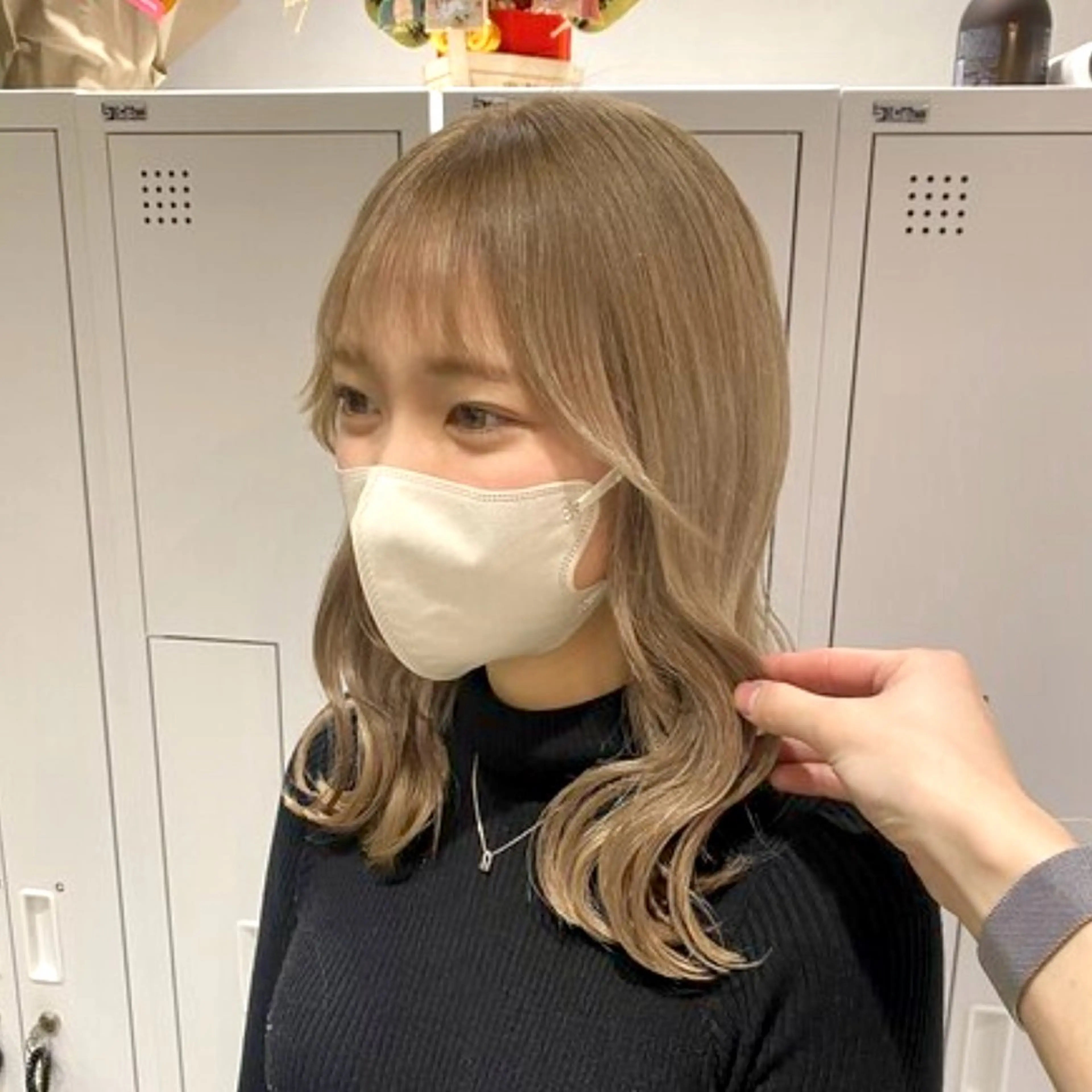 ミディアム カラー ベージュカラー ブリーチ ミルクティーベージュ 🦋ブリーチ/カラー 専門Aya💖のヘアスタイル