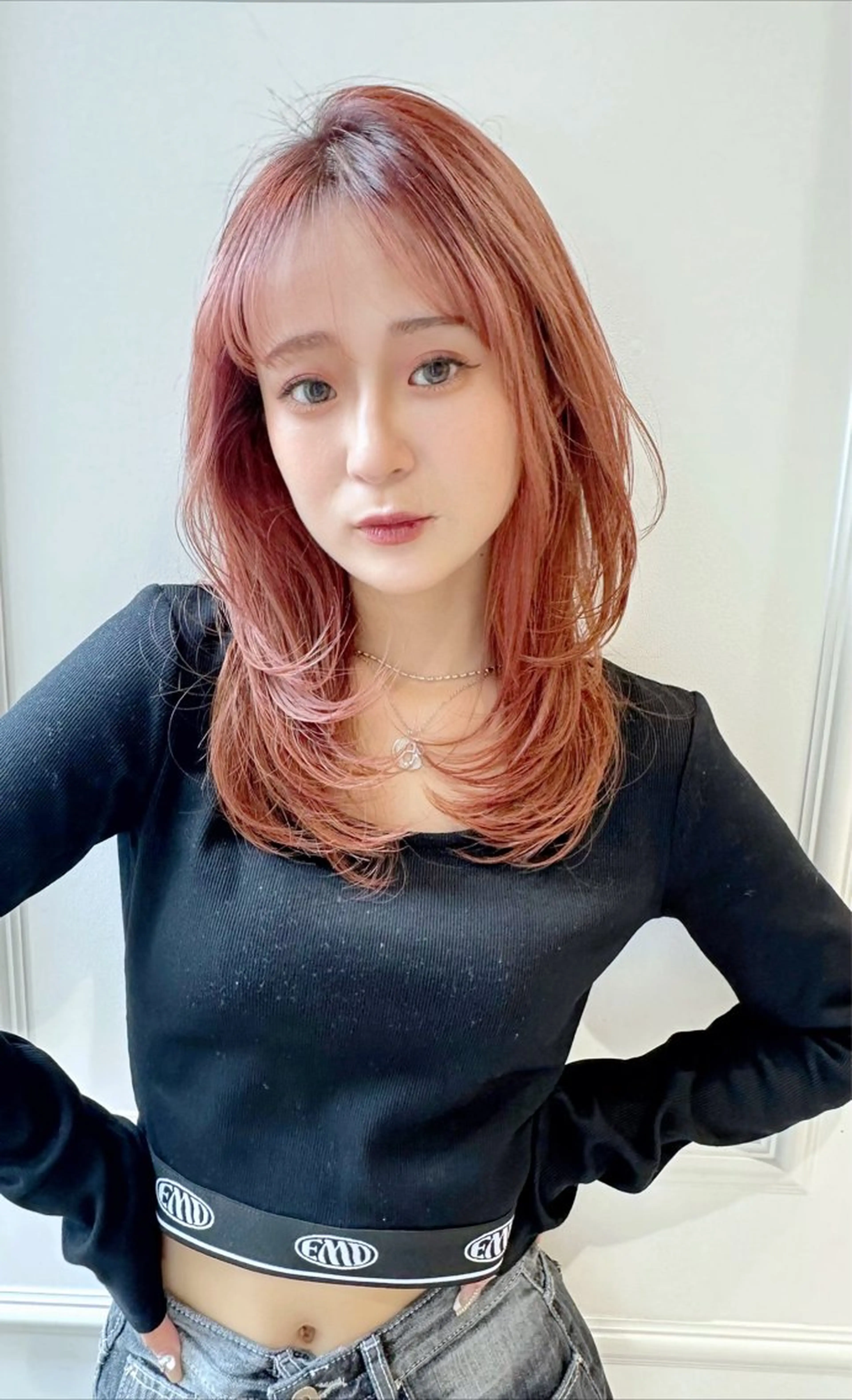 セミロング カラー ベージュカラー ピンクカラー ピンクベージュ レイヤーカット ヘアカラー トリートメント ベージュ/インナー カラー🤍Rieのヘアスタイル
