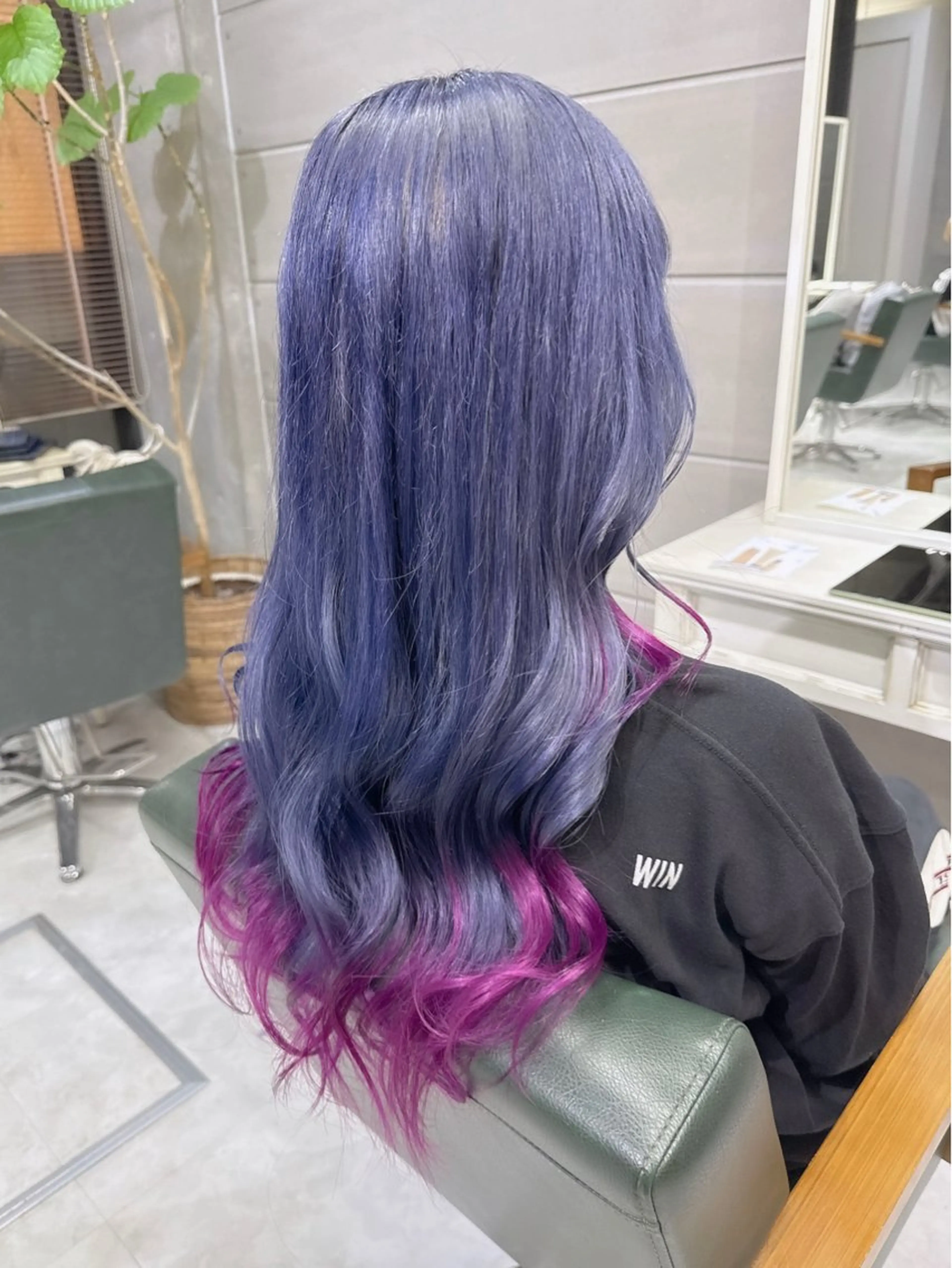 ロング カラー ヘアアレンジ ブルーカラー グラデーションカラー ネイビーカラー ピンクカラー ピンクパープル 𝐑𝐈𝐍𝐊𝐀 🌷のヘアスタイル