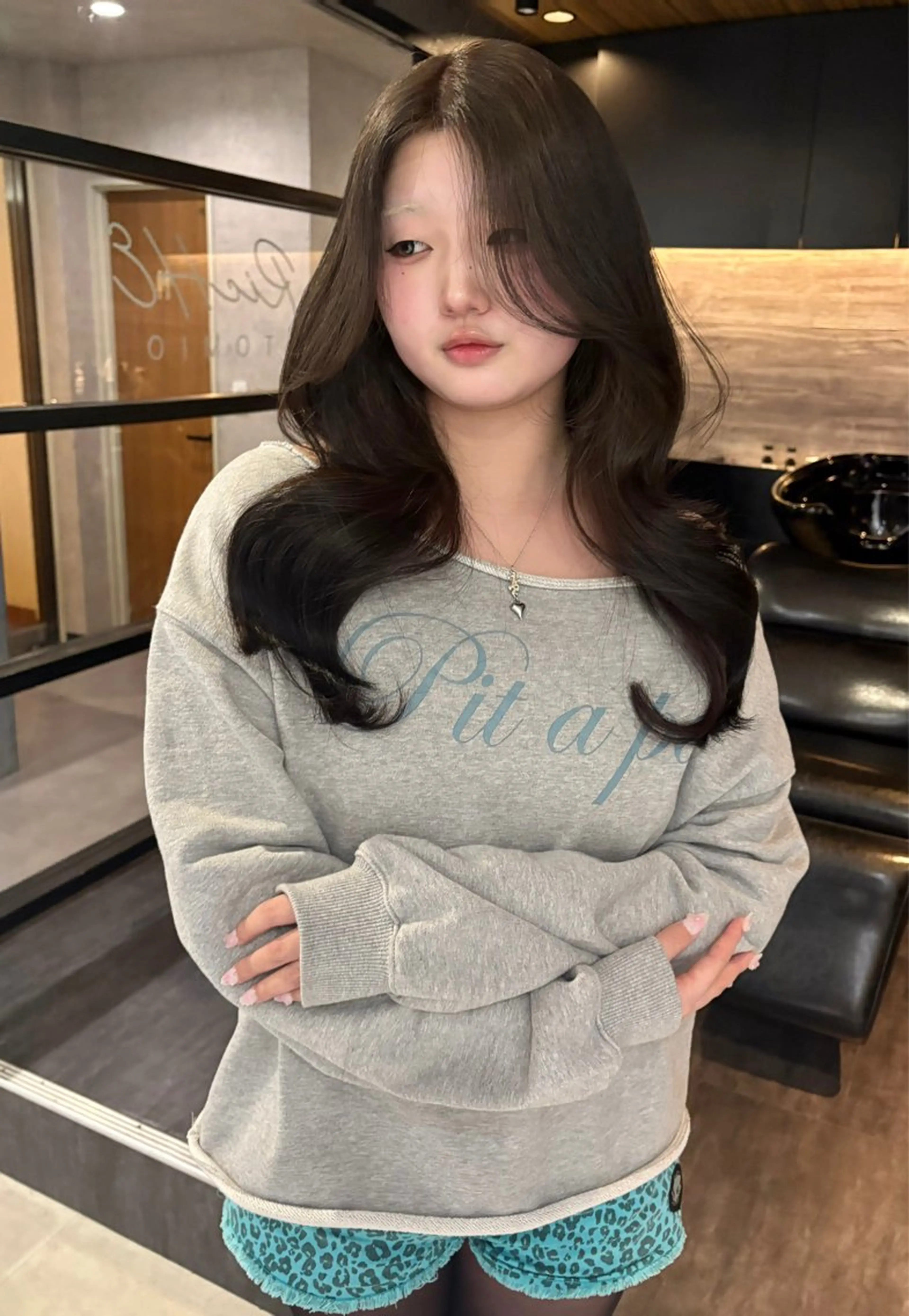 ロング カット ヘアカラー トリートメント レイヤーカット/韓国 /艶髪/ダブルカラーのヘアスタイル